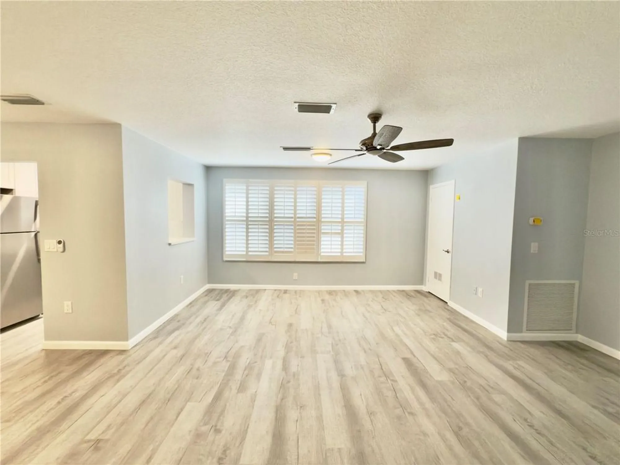 Property Slideshow image 4 of 20 | 5521 80th st n unit 306, Saint Petersburg, FL, 33709