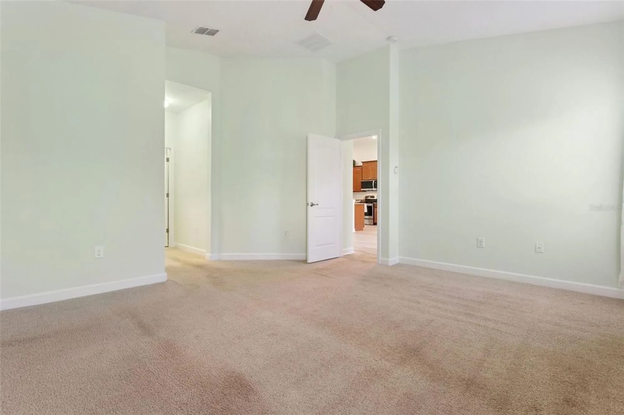 Property Slideshow image 16 of 53 | 3686 plymouth dr, Winter Haven, FL, 33884