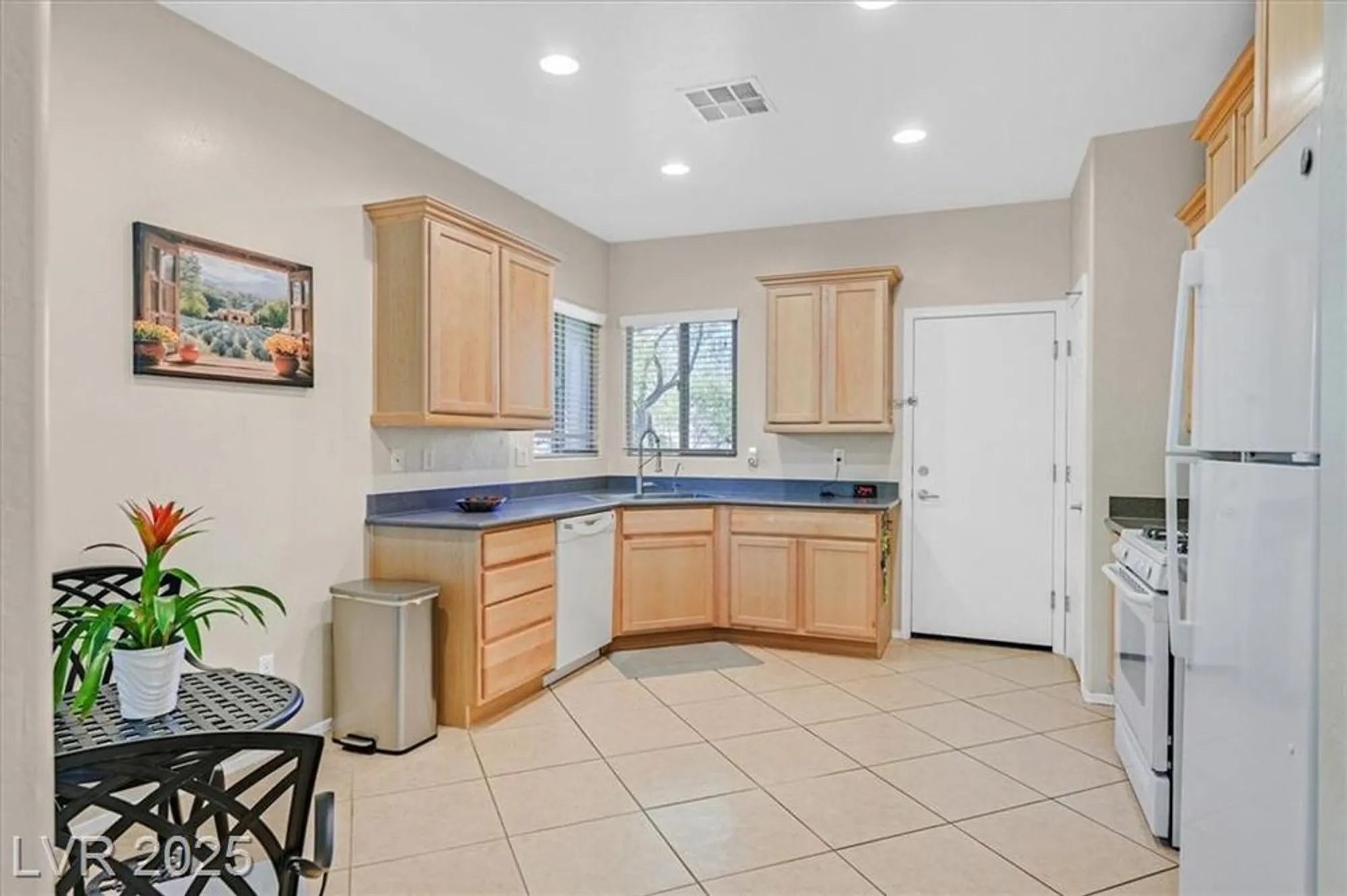 Property Slideshow image 9 of 37 | 6097 falconer ave, Las Vegas, NV, 89122