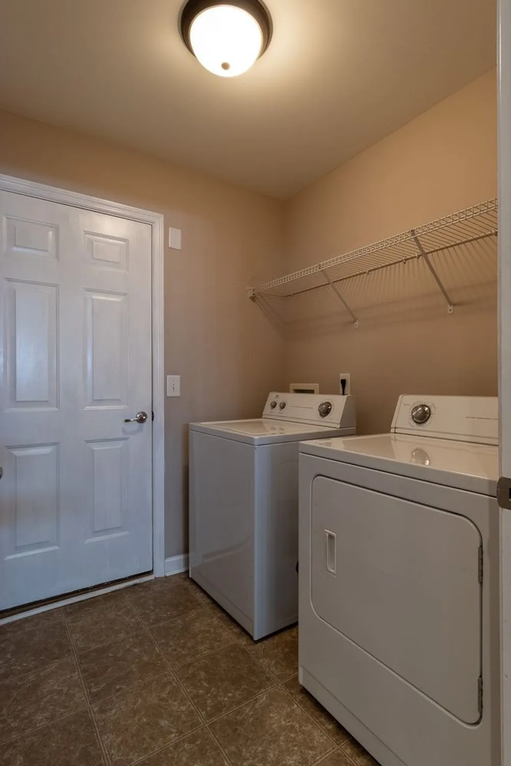 Property Slideshow image 24 of 29 | 825 s browns ln 1301, Gallatin, TN, 37066