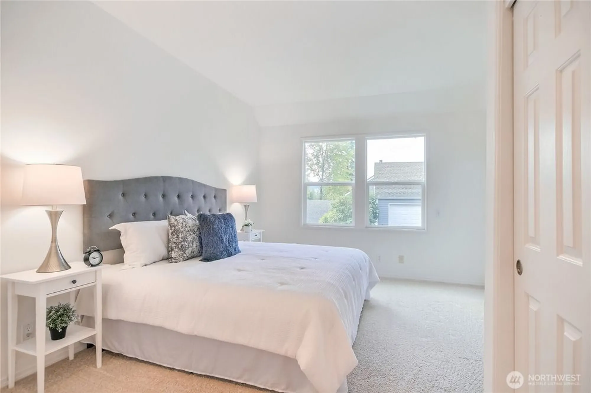 Property Slideshow image 19 of 38 | 4228 221st pl se # 1083, Issaquah, WA, 98029