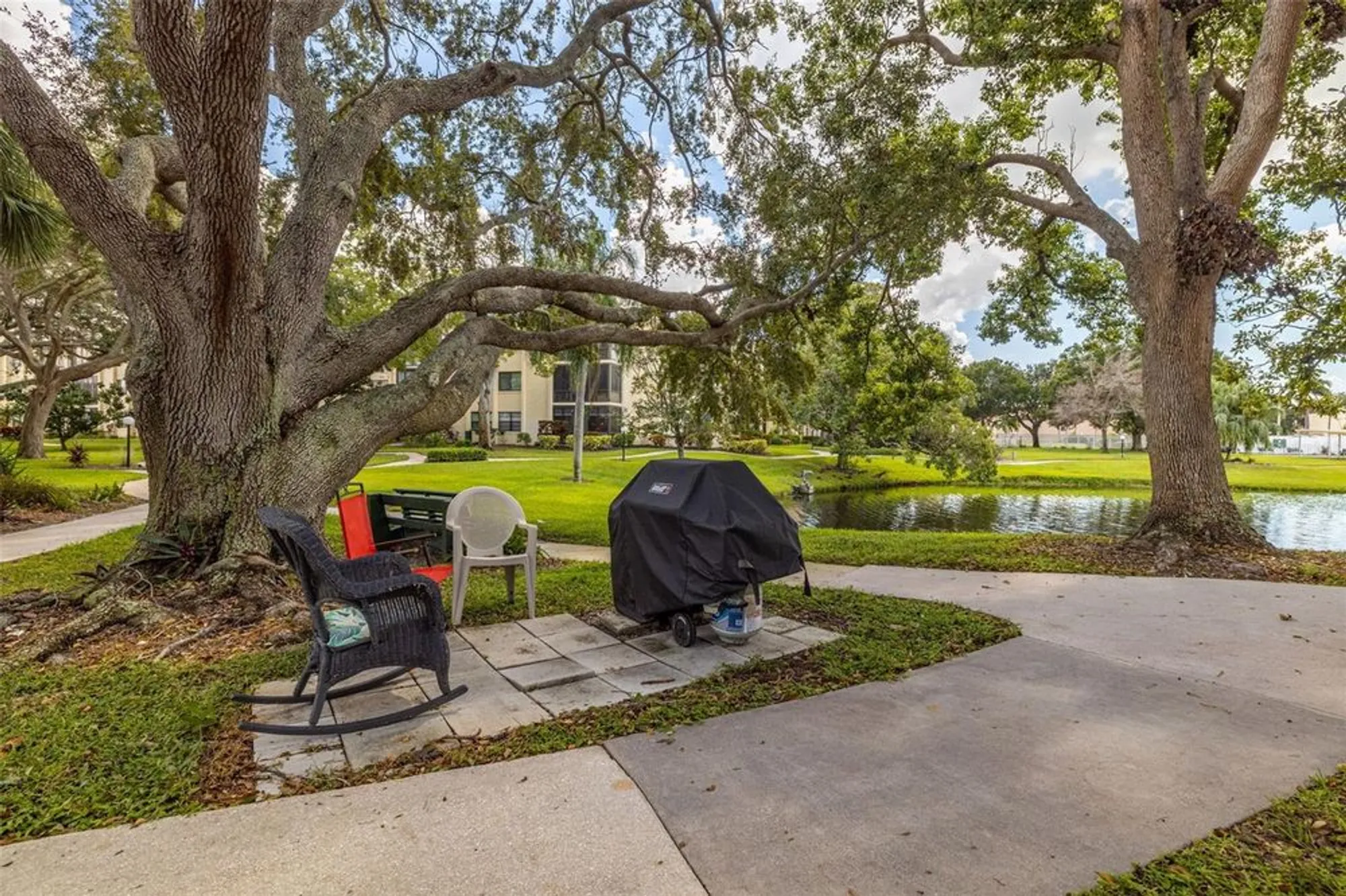 Property Slideshow image 37 of 44 | 14130 rosemary ln 2208, Largo, FL, 33774
