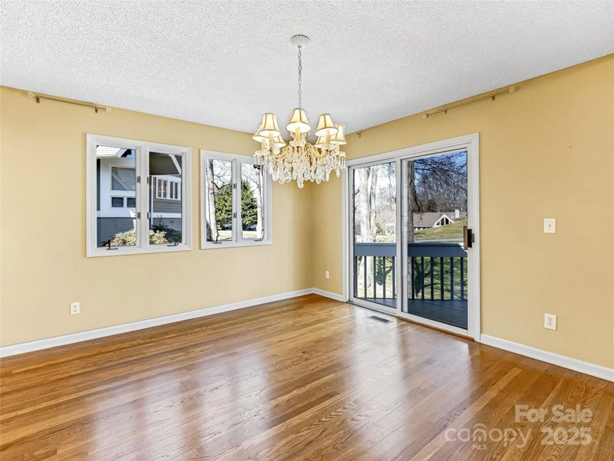 Property Slideshow image 13 of 48 | 140 overlook dr, Flat Rock, NC, 28731