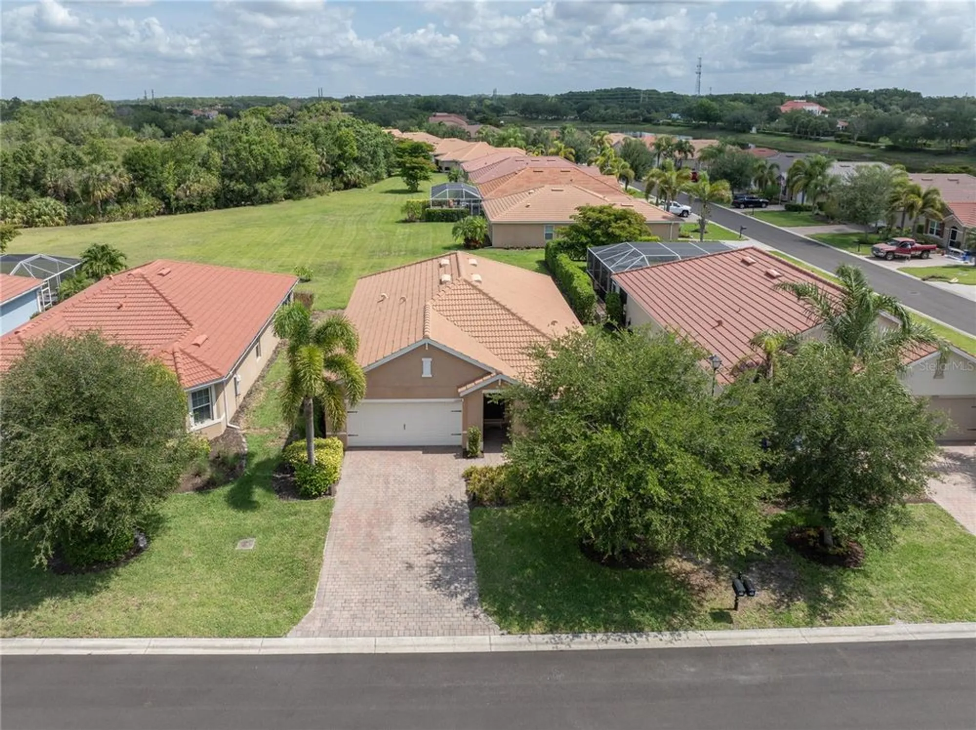 Property Slideshow image 5 of 48 | 15268 yellow wood dr, Alva, FL, 33920