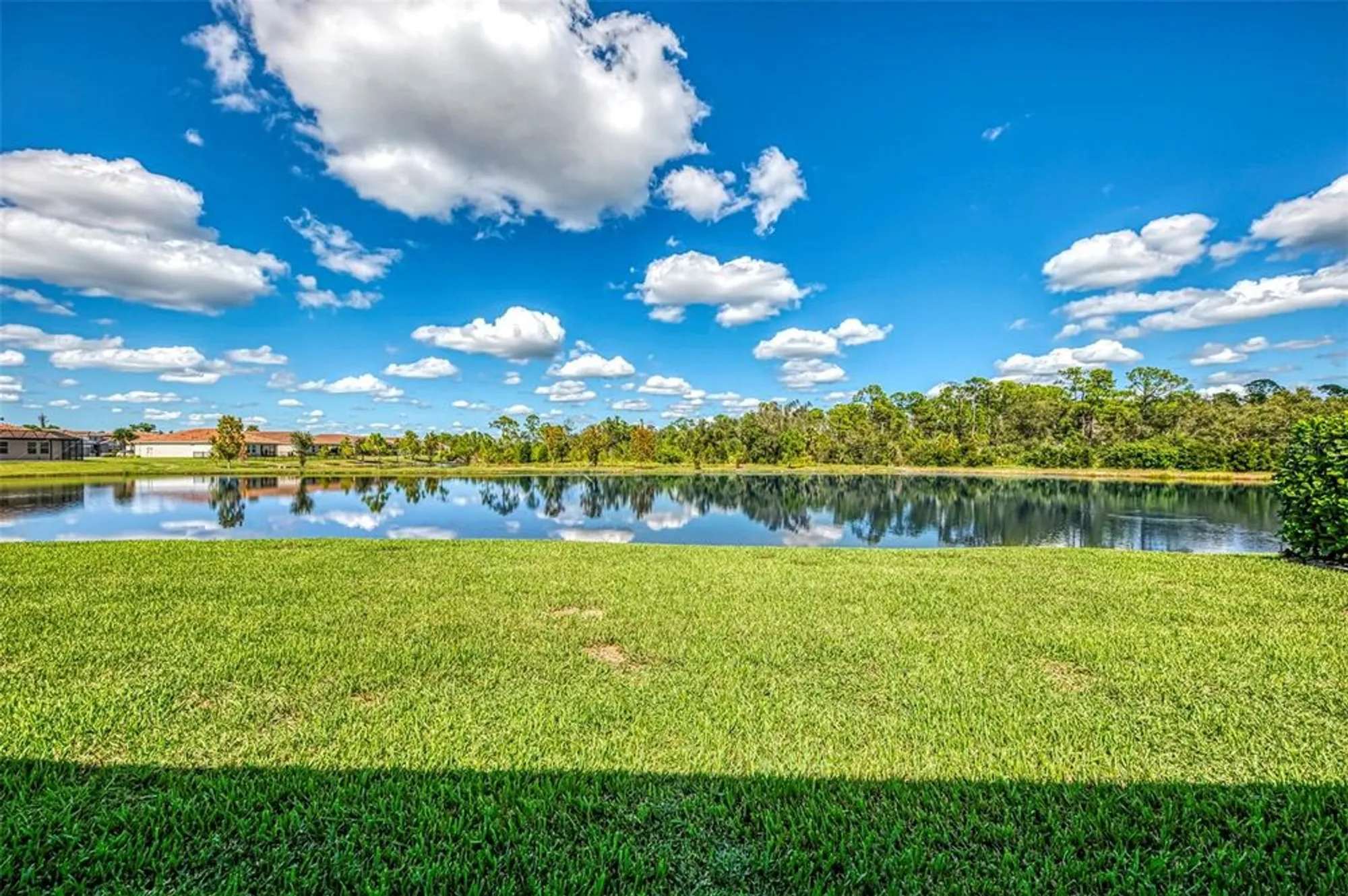 Property Slideshow image 46 of 71 | 560 mistiflower cir, Nokomis, FL, 34275