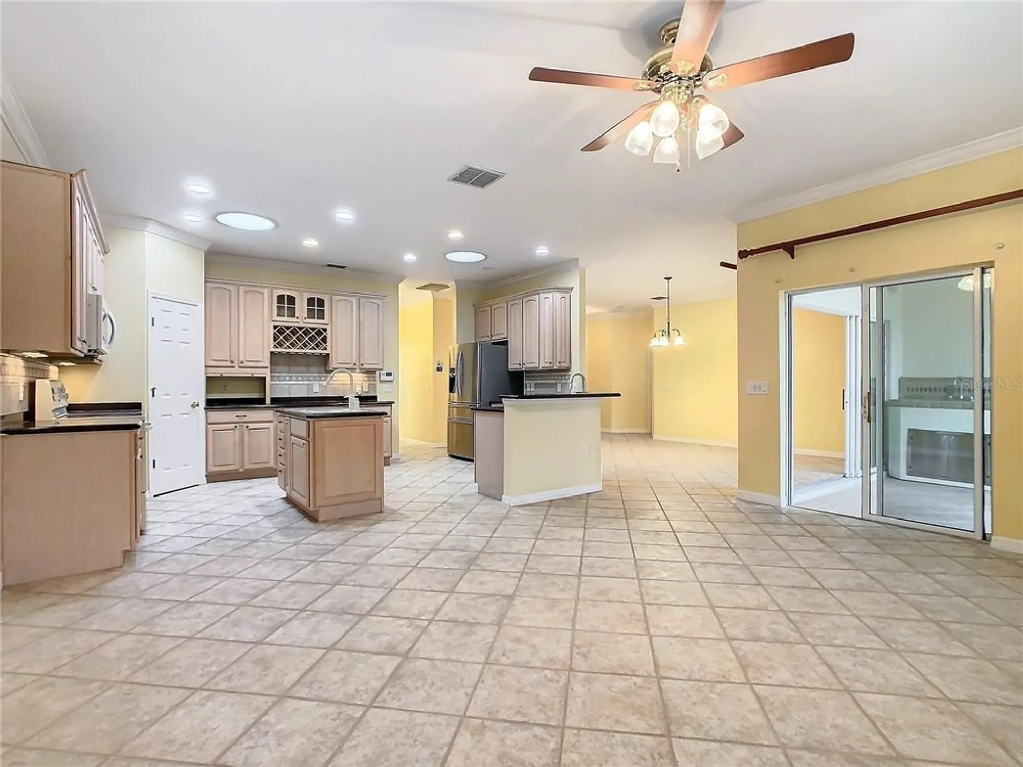 Property Slideshow image 27 of 63 | 100 ventana dr, Kissimmee, FL, 34759