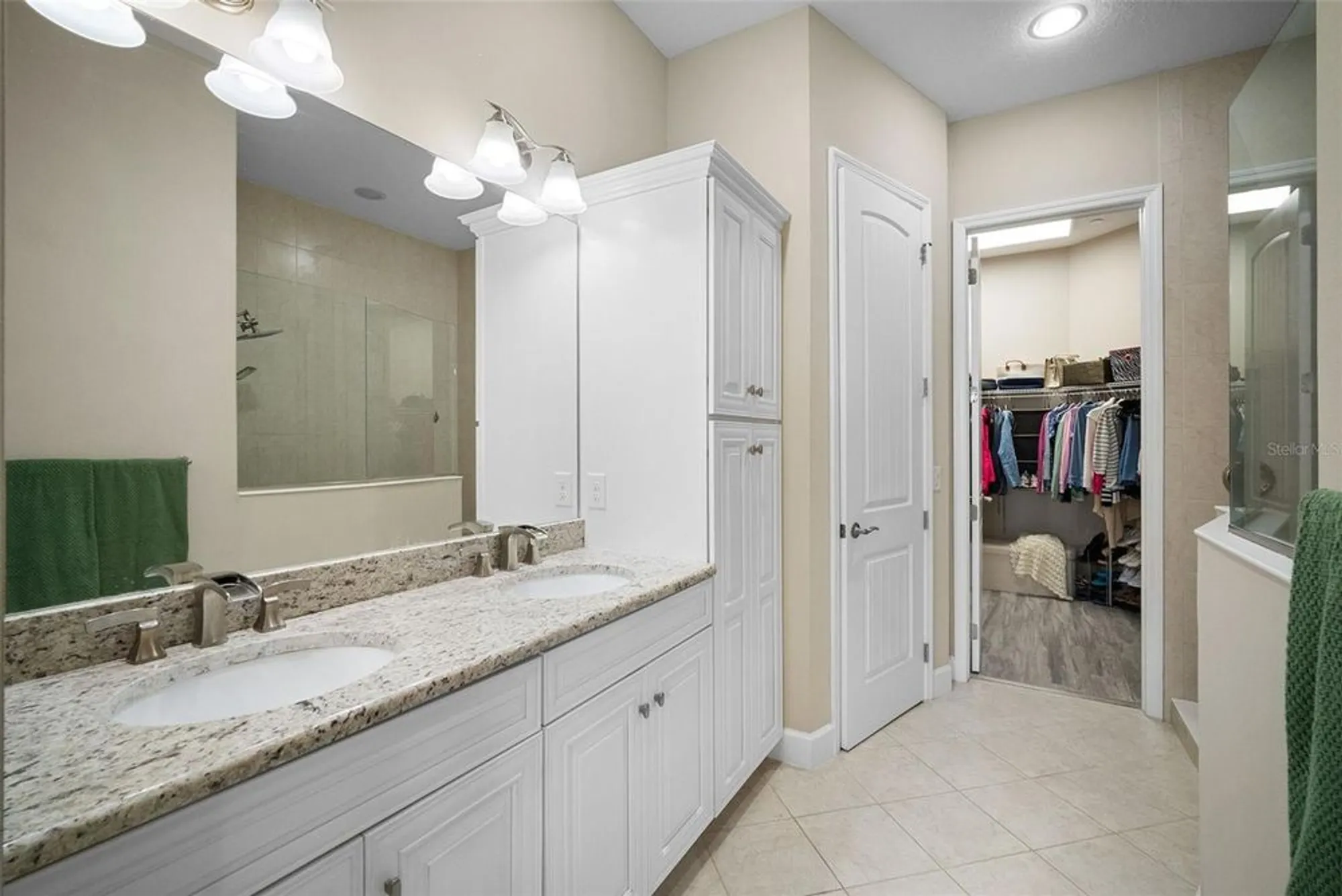 Property Slideshow image 33 of 95 | 315 sapphire lake dr 201, Bradenton, FL, 34209