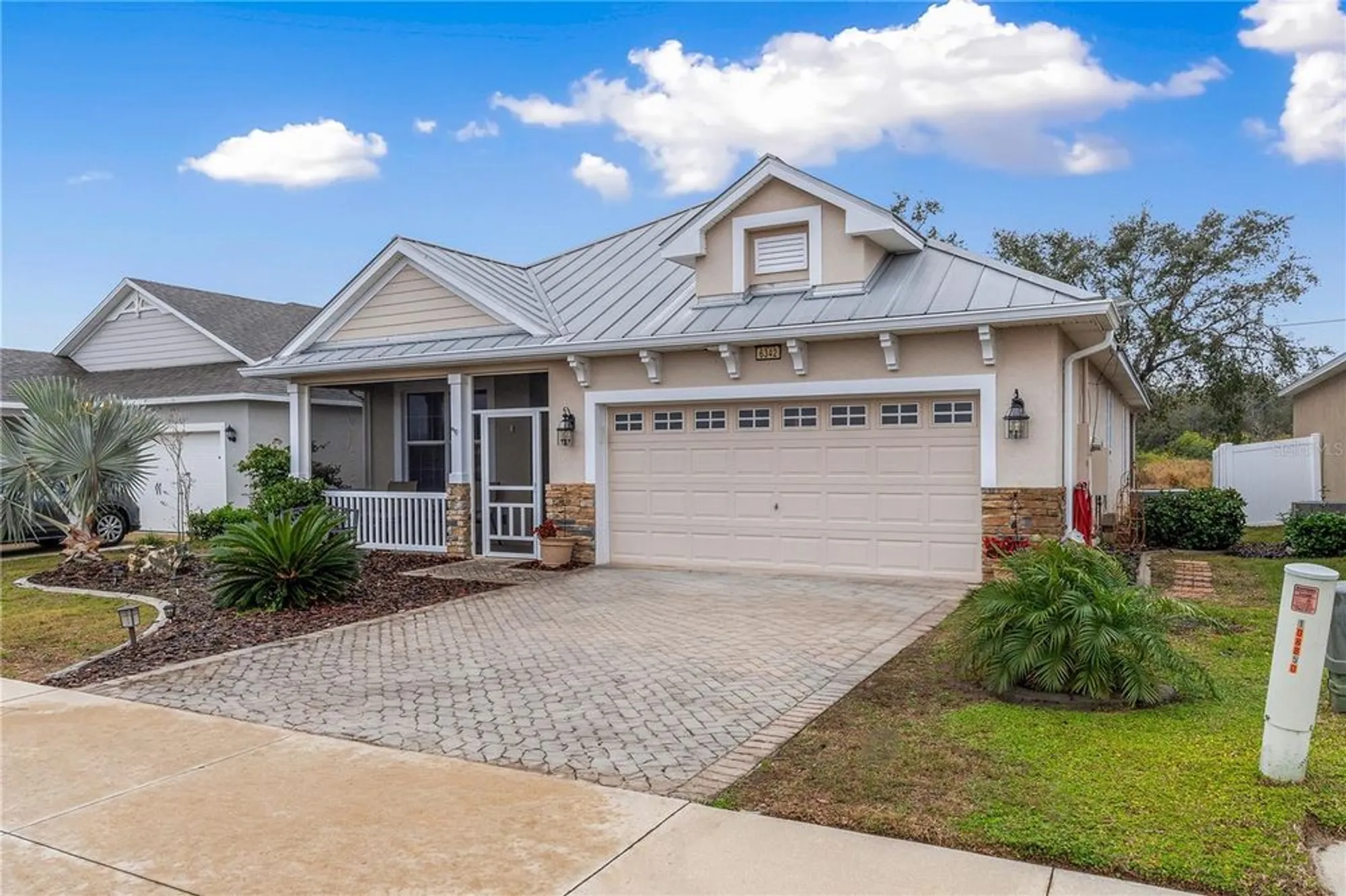 Property Slideshow image 2 of 44 | 6342 sanders grove cir, Okahumpka, FL, 34762