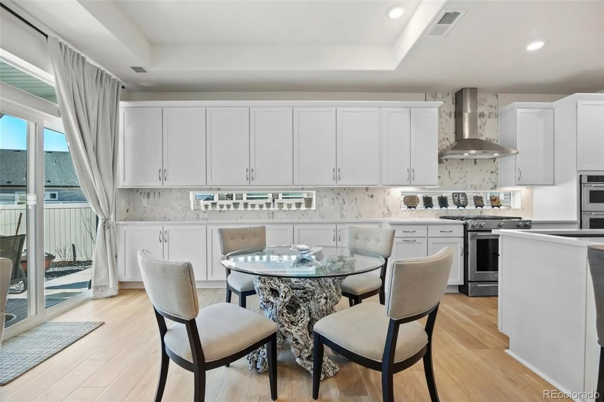 Property Slideshow image 17 of 44 | 5037 n quemoy st, Aurora, CO, 80019