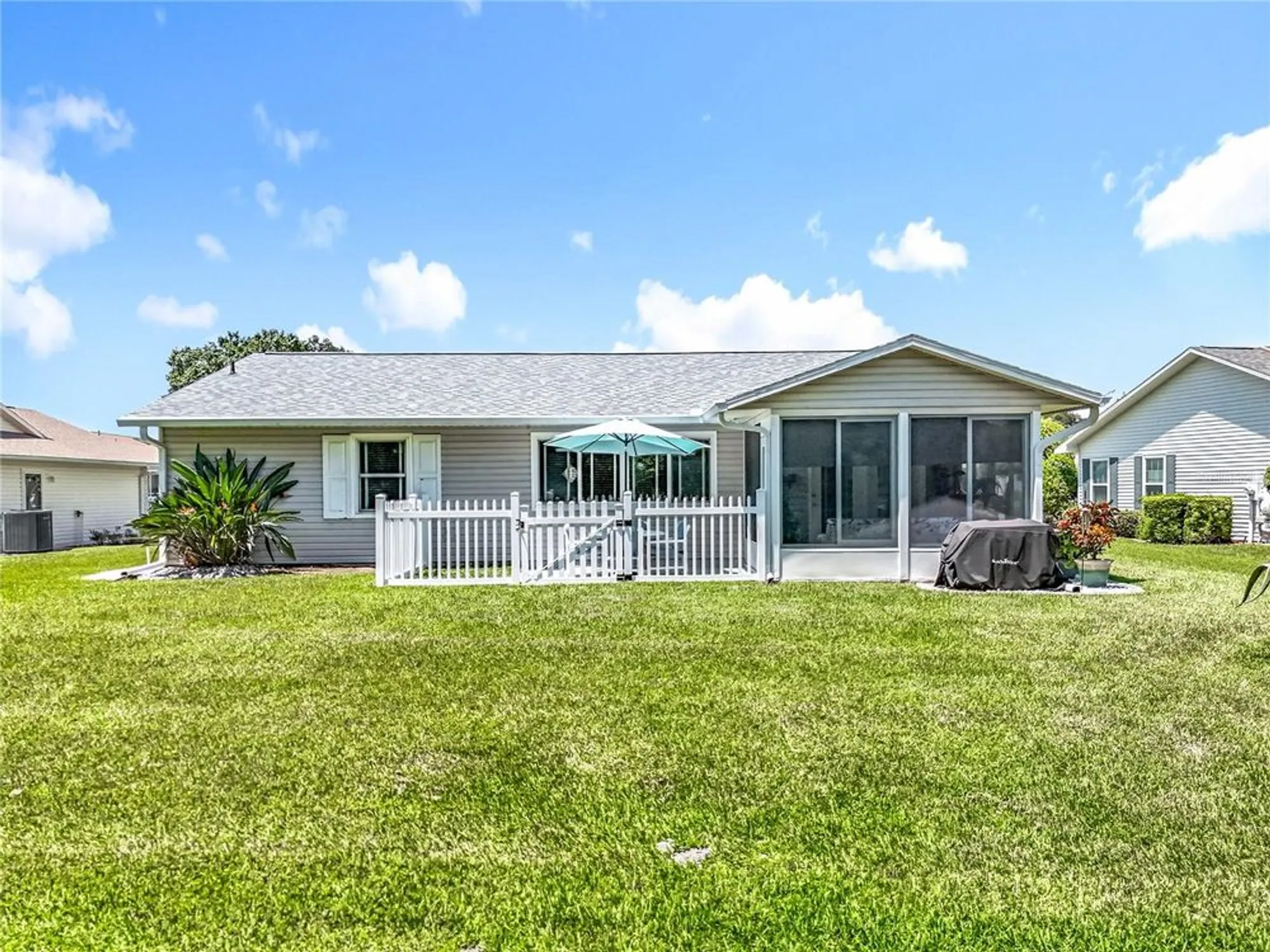 Property Slideshow image 5 of 61 | 26616 racquet cir, Leesburg, FL, 34748