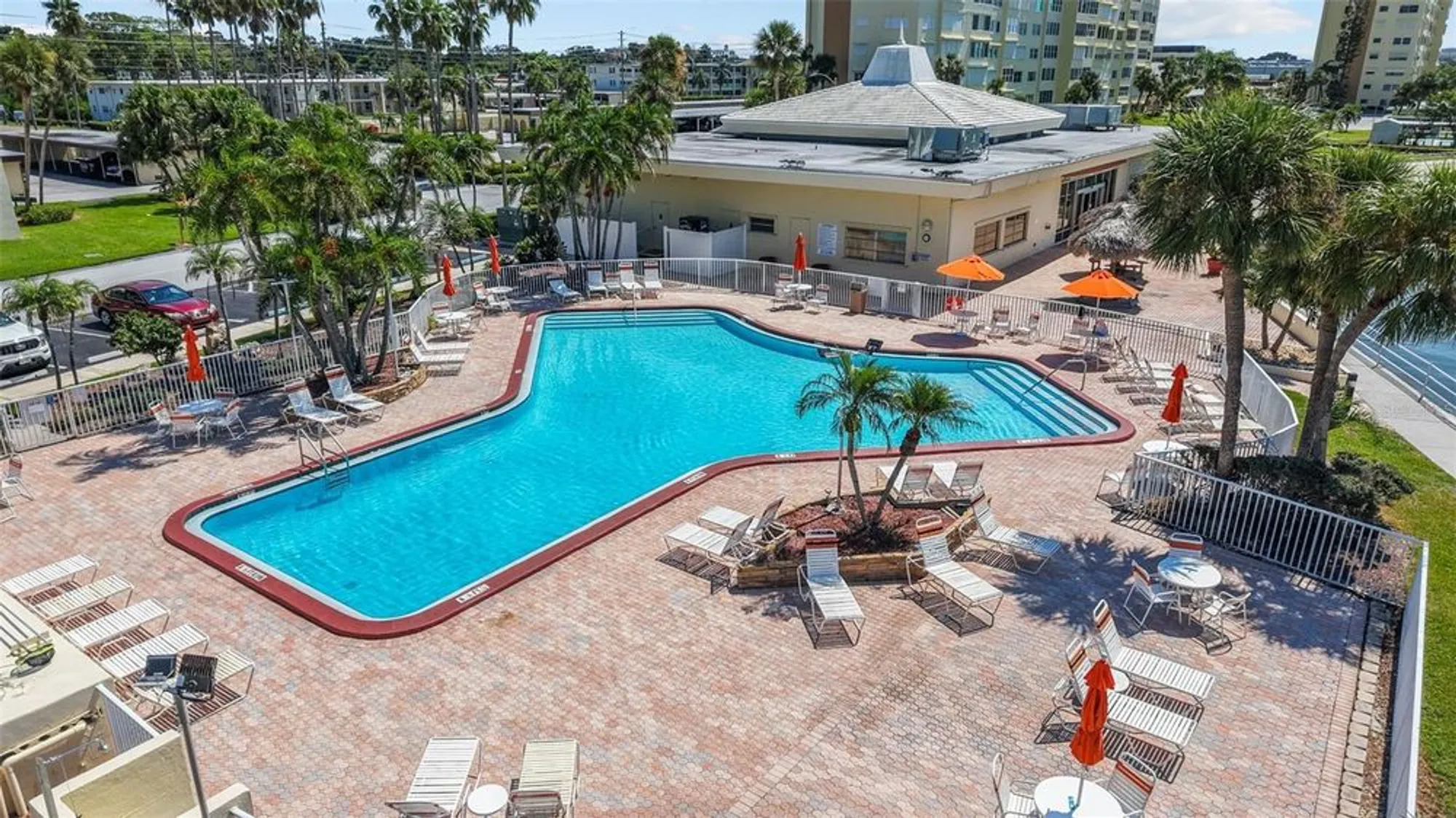 Property Slideshow image 22 of 40 | 4775 cove cir apt 407, Saint Petersburg, FL, 33708