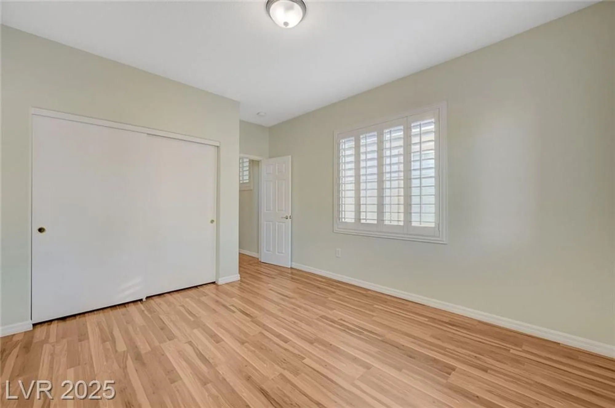 Property Slideshow image 24 of 72 | 4956 momenti st, Las Vegas, NV, 89135