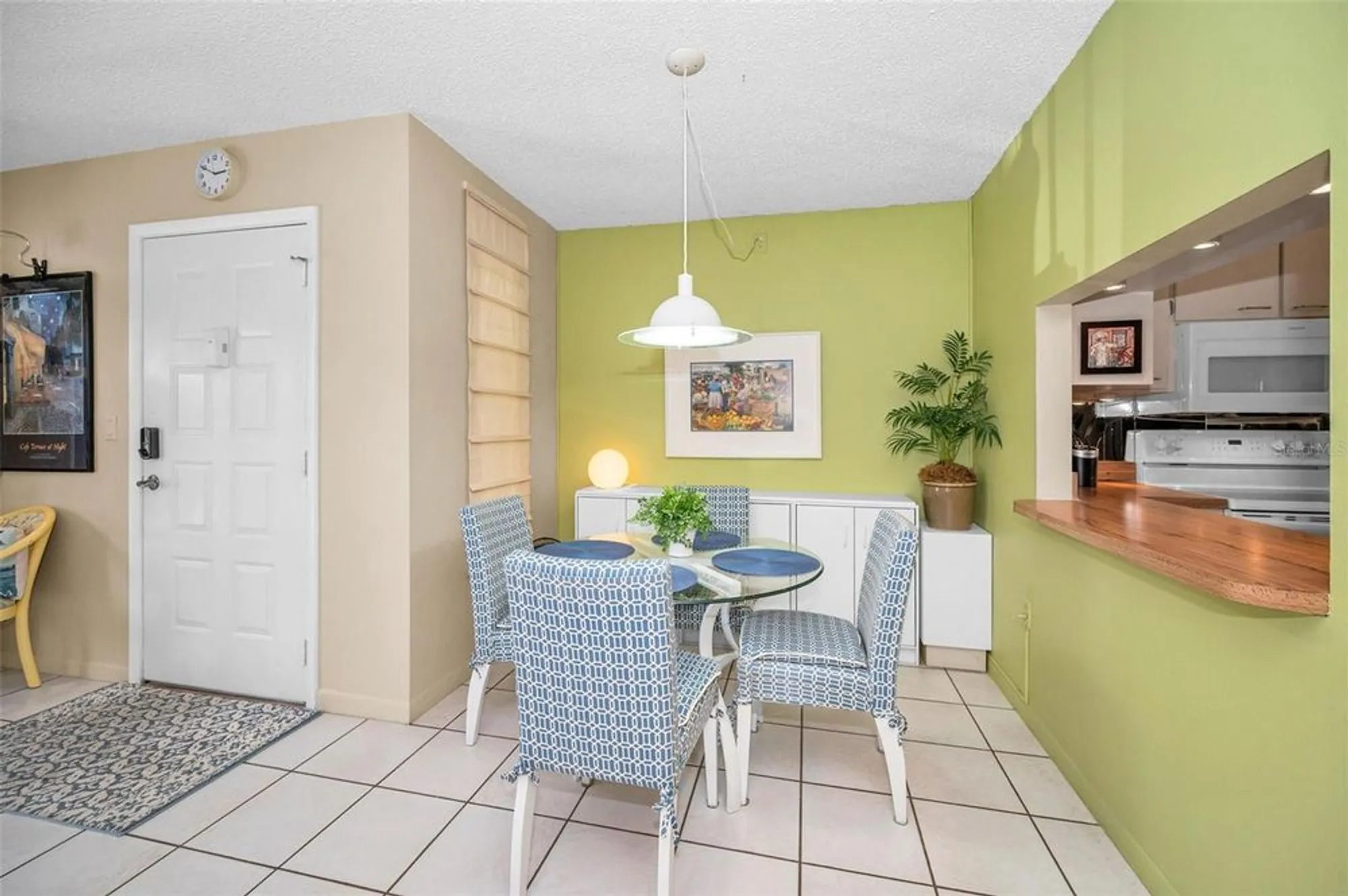 Property Slideshow image 14 of 63 | 2642 pine ridge way d2, Palm Harbor, FL, 34684