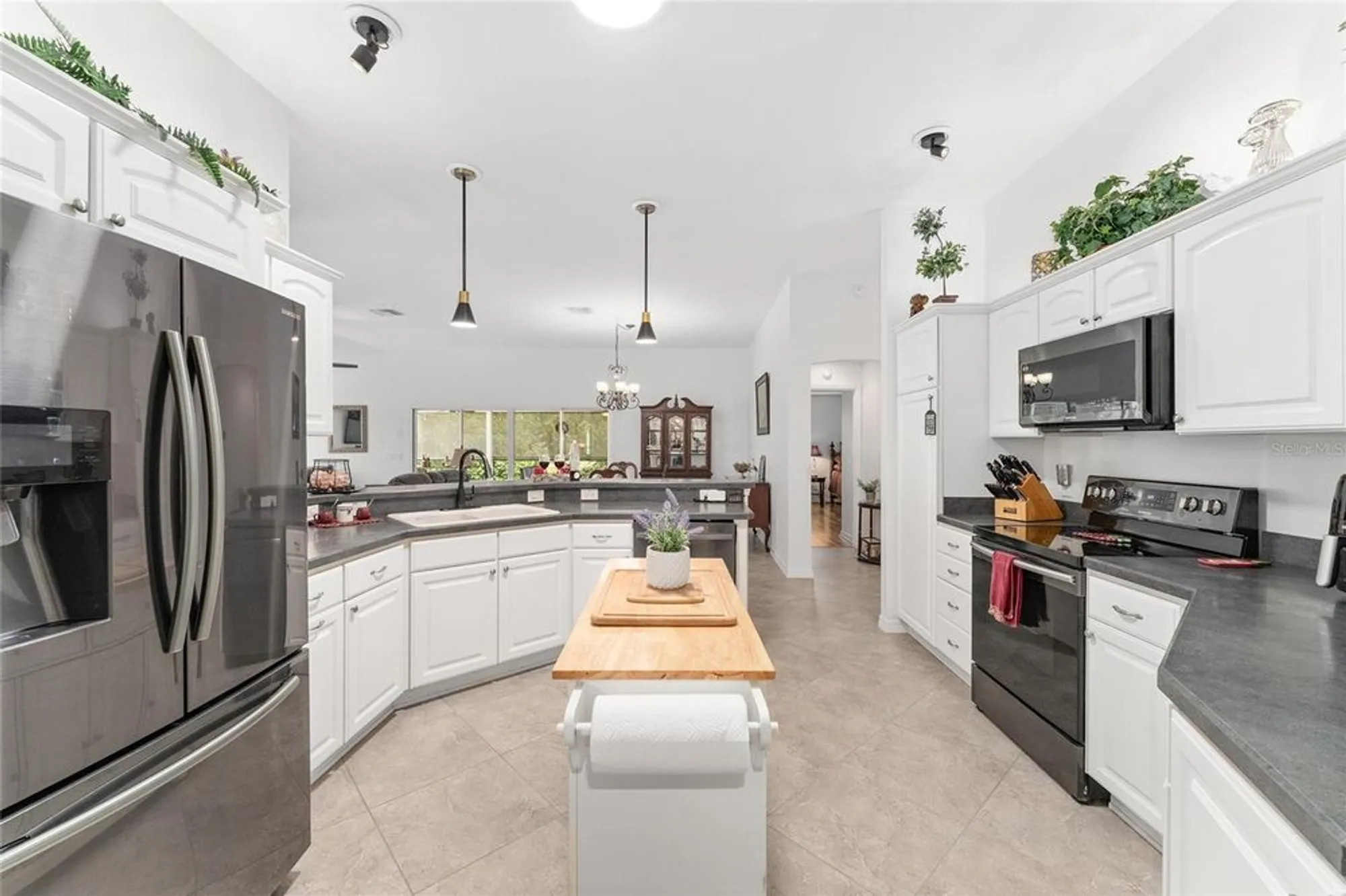 Property Slideshow image 18 of 47 | 506 deauville ct, The Villages, FL, 32163