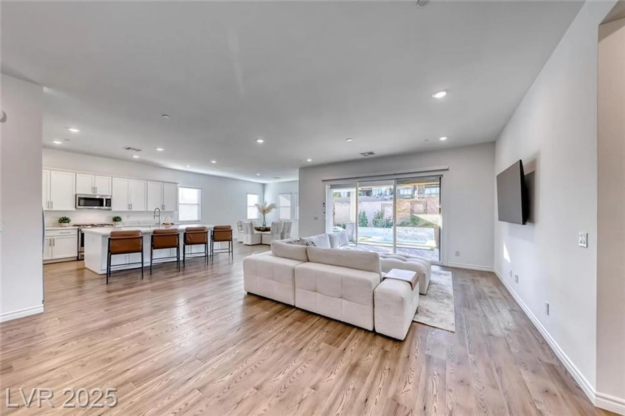 Property Slideshow image 25 of 65 | 141 juliette pointe ln, Henderson, NV, 89011