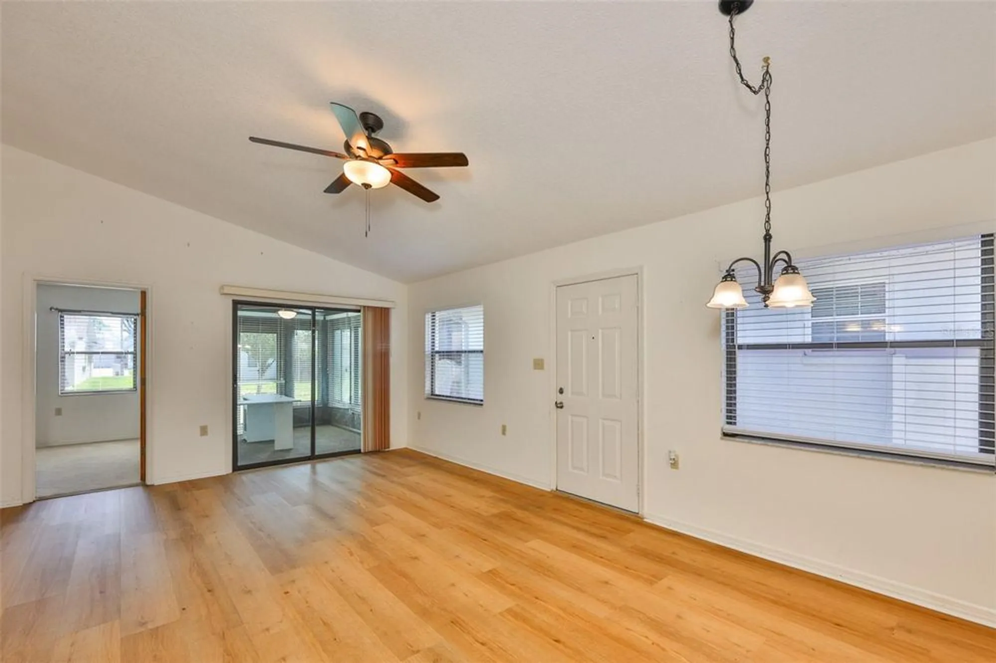 Property Slideshow image 6 of 39 | 6253 sandpipers dr, Lakeland, FL, 33809