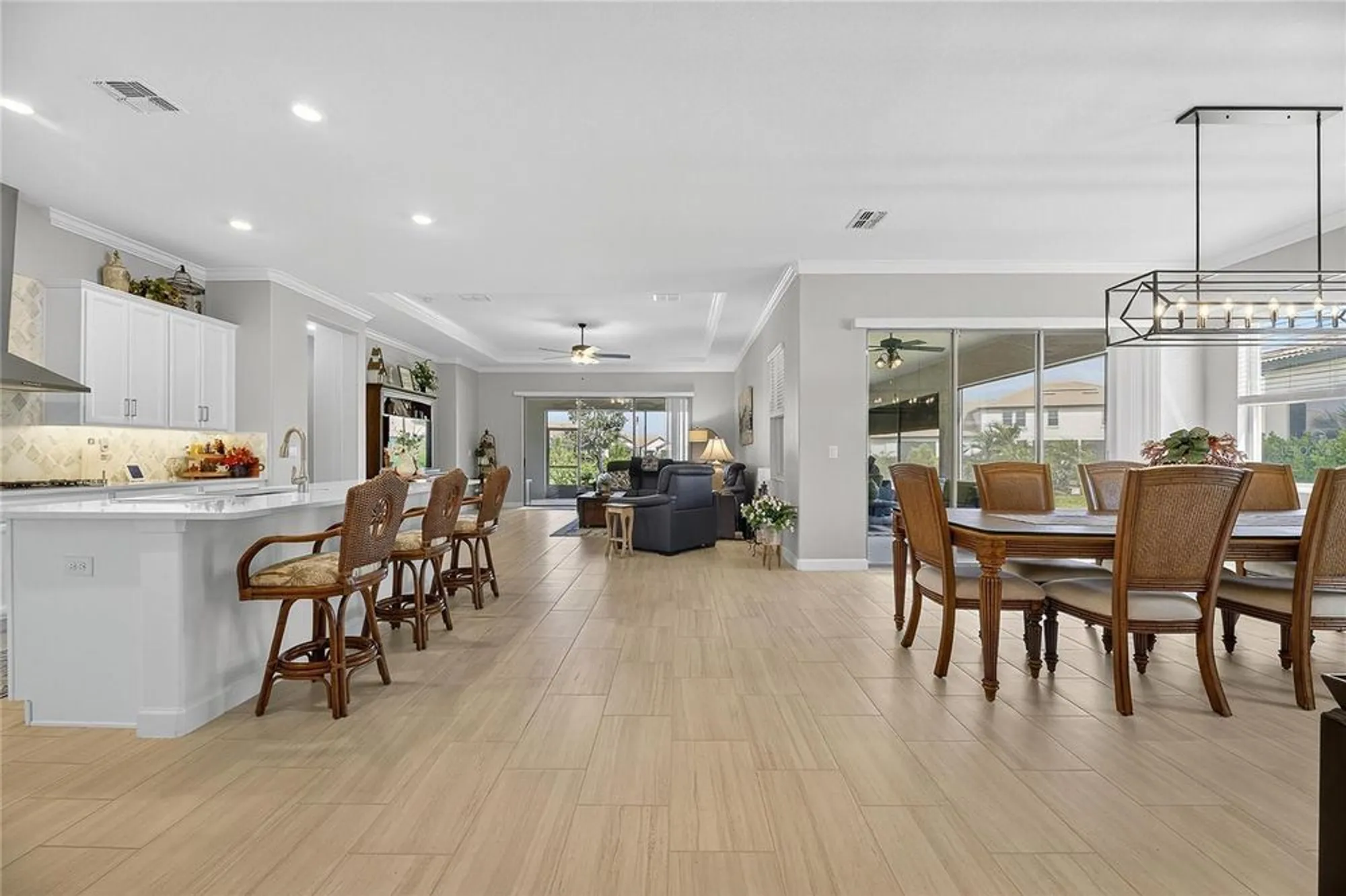 Property Slideshow image 14 of 96 | 5319 windy grove dr, Wimauma, FL, 33598