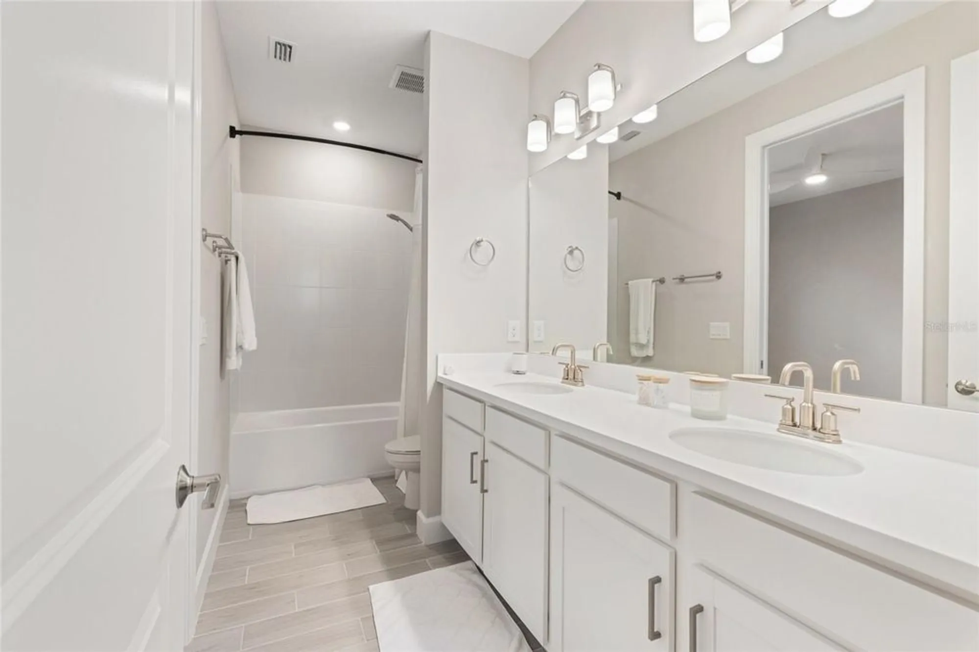 Property Slideshow image 23 of 56 | 16126 san donato pl, Bradenton, FL, 34211