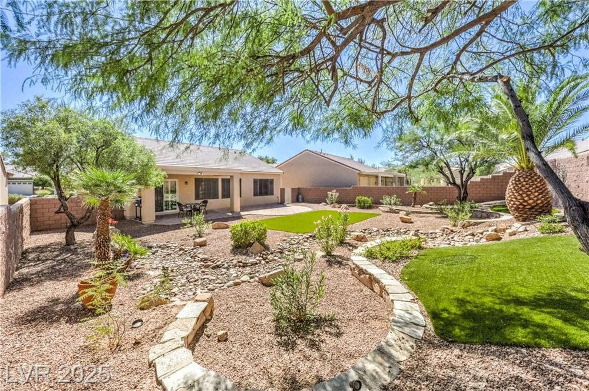 Property Slideshow image 24 of 44 | 7617 fieldfare dr, North Las Vegas, NV, 89084