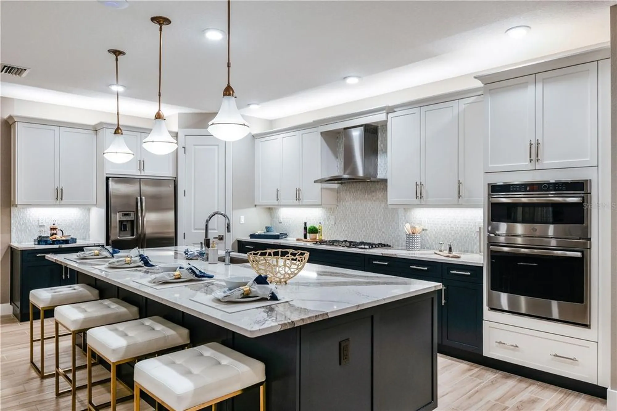 Property Slideshow image 15 of 66 | 18430 rockport pl, Lakewood Ranch, FL, 34211