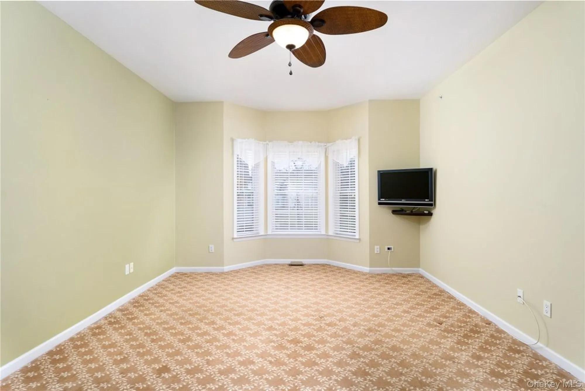 Property Slideshow image 16 of 38 | 230 ira rd # 230, Mount Sinai, NY, 11766