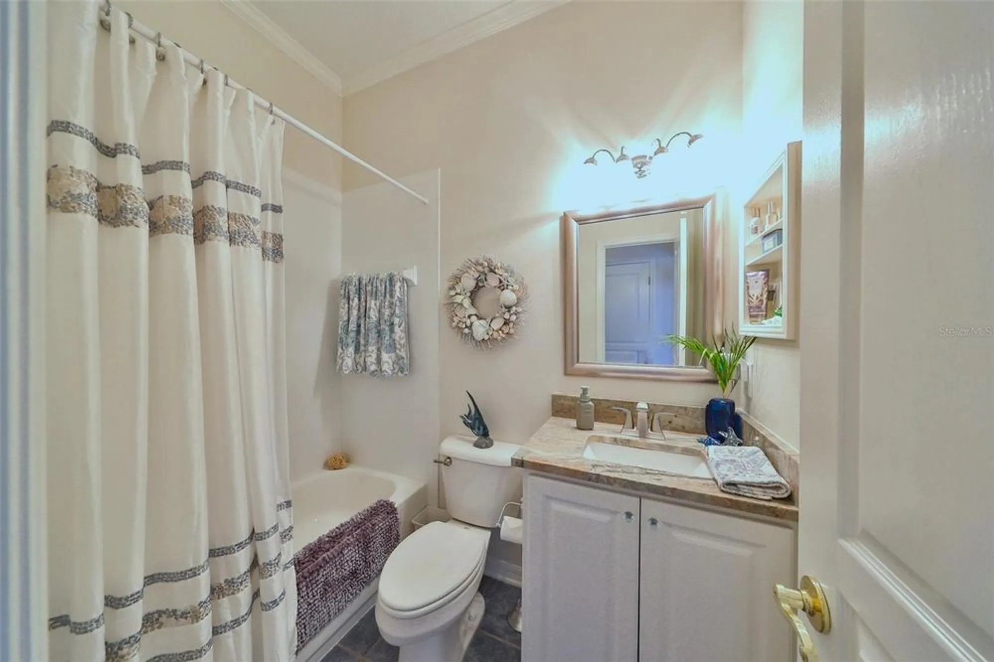 Property Slideshow image 38 of 72 | 618 islebay dr, Apollo Beach, FL, 33572