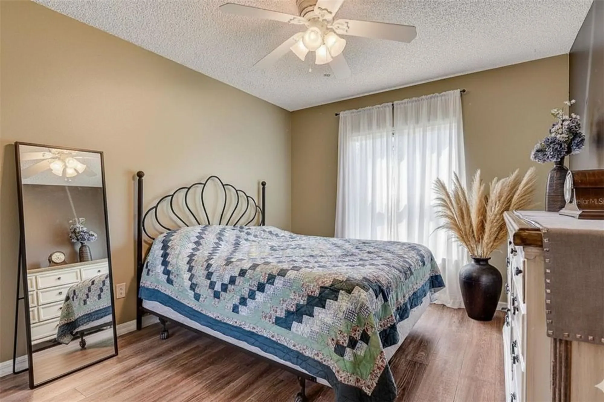 Property Slideshow image 23 of 43 | 25273 lost oak cir, Leesburg, FL, 34748