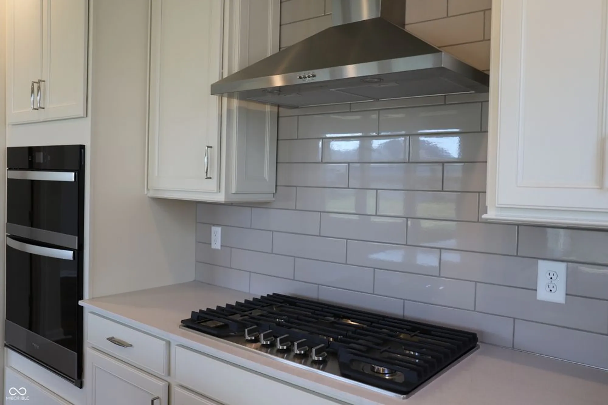 Property Slideshow image 6 of 61 | 811 daisy st, Greenwood, IN, 46143