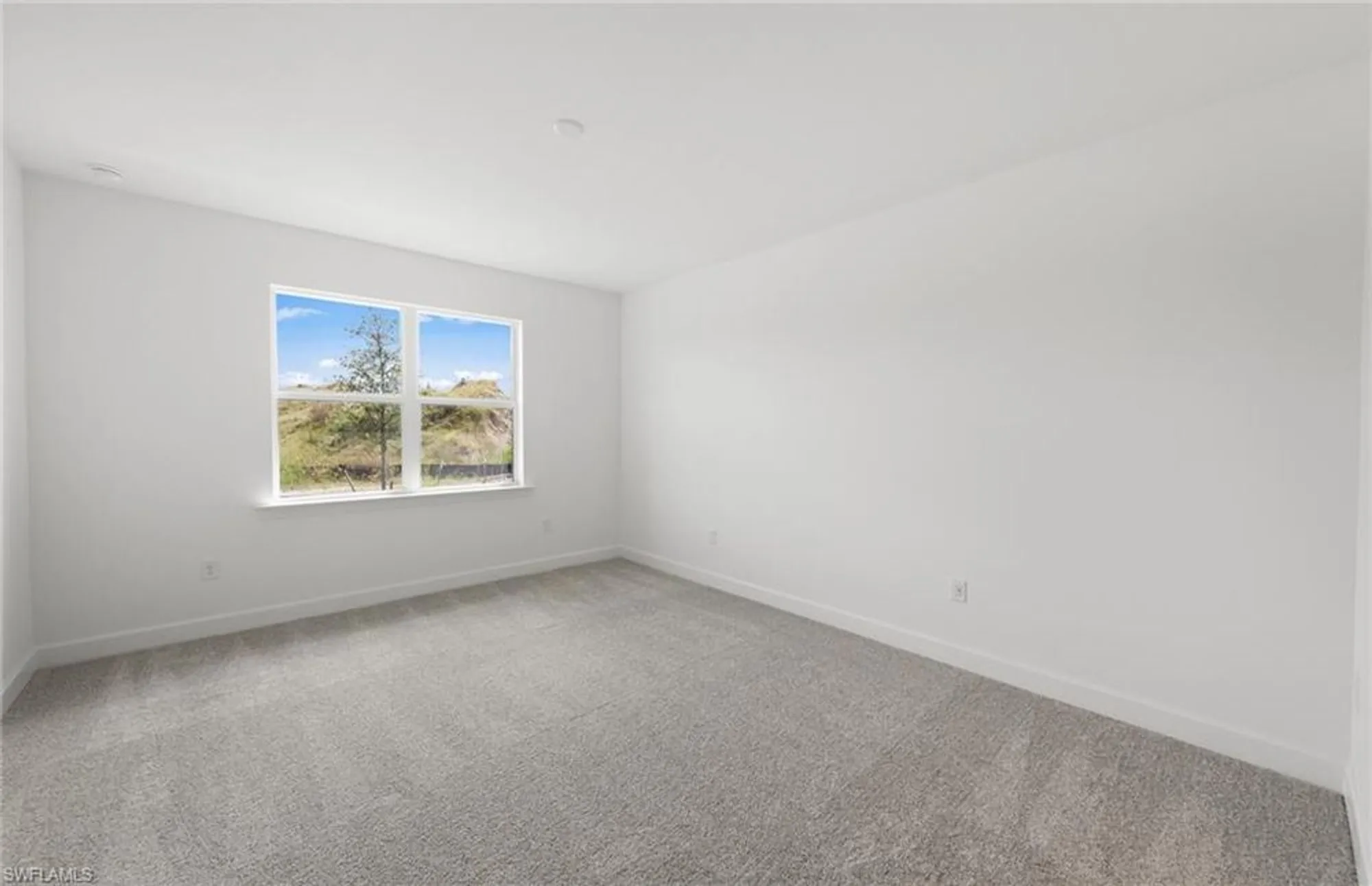 Property Slideshow image 18 of 46 | 17290 willow tree ln, North Fort Myers, FL, 33917