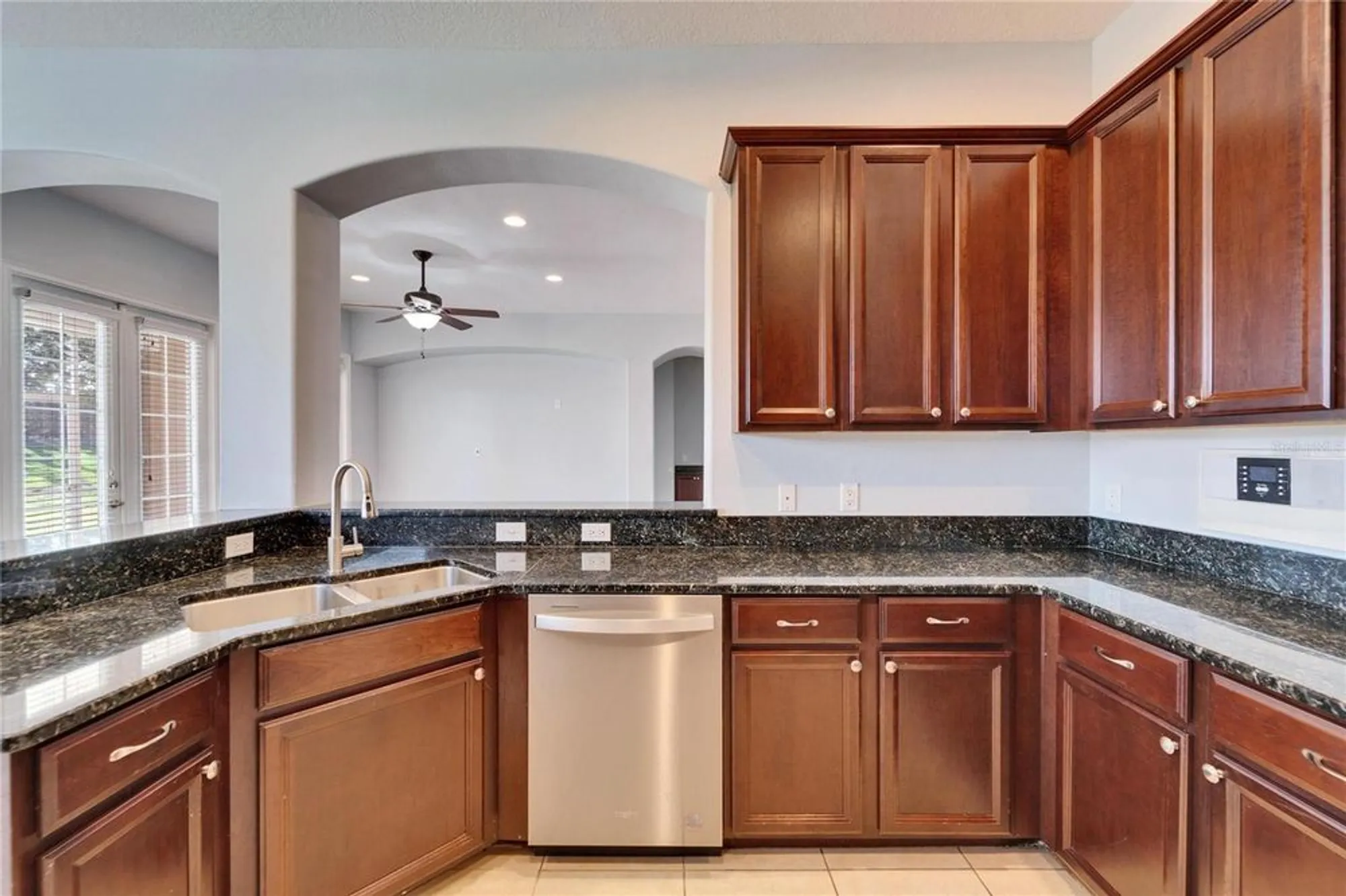 Property Slideshow image 31 of 100 | 410 manns harbor dr, Apollo Beach, FL, 33572