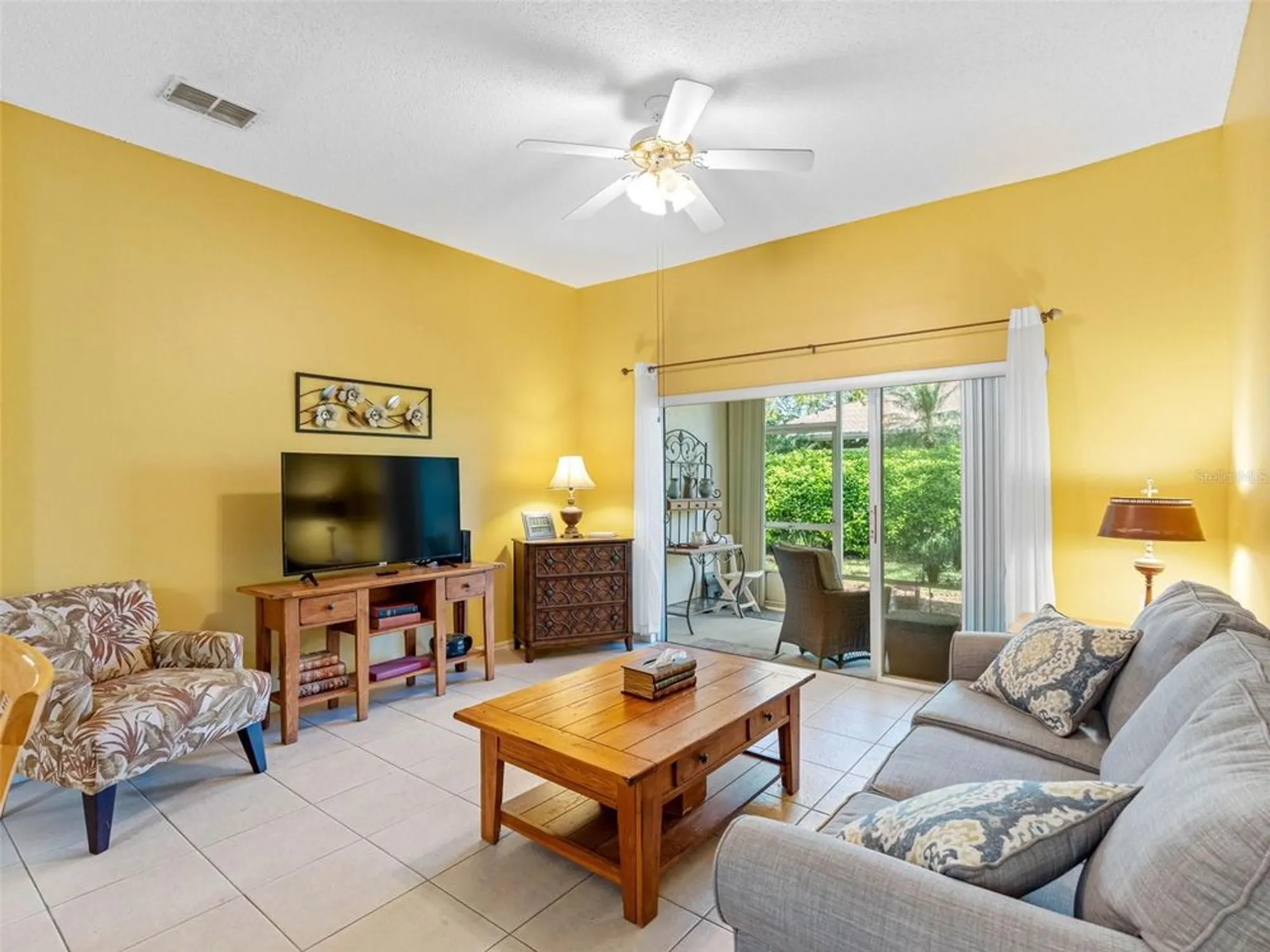 Property Slideshow image 13 of 48 | 2618 newcomb ct # 12, Sun City Center, FL, 33573