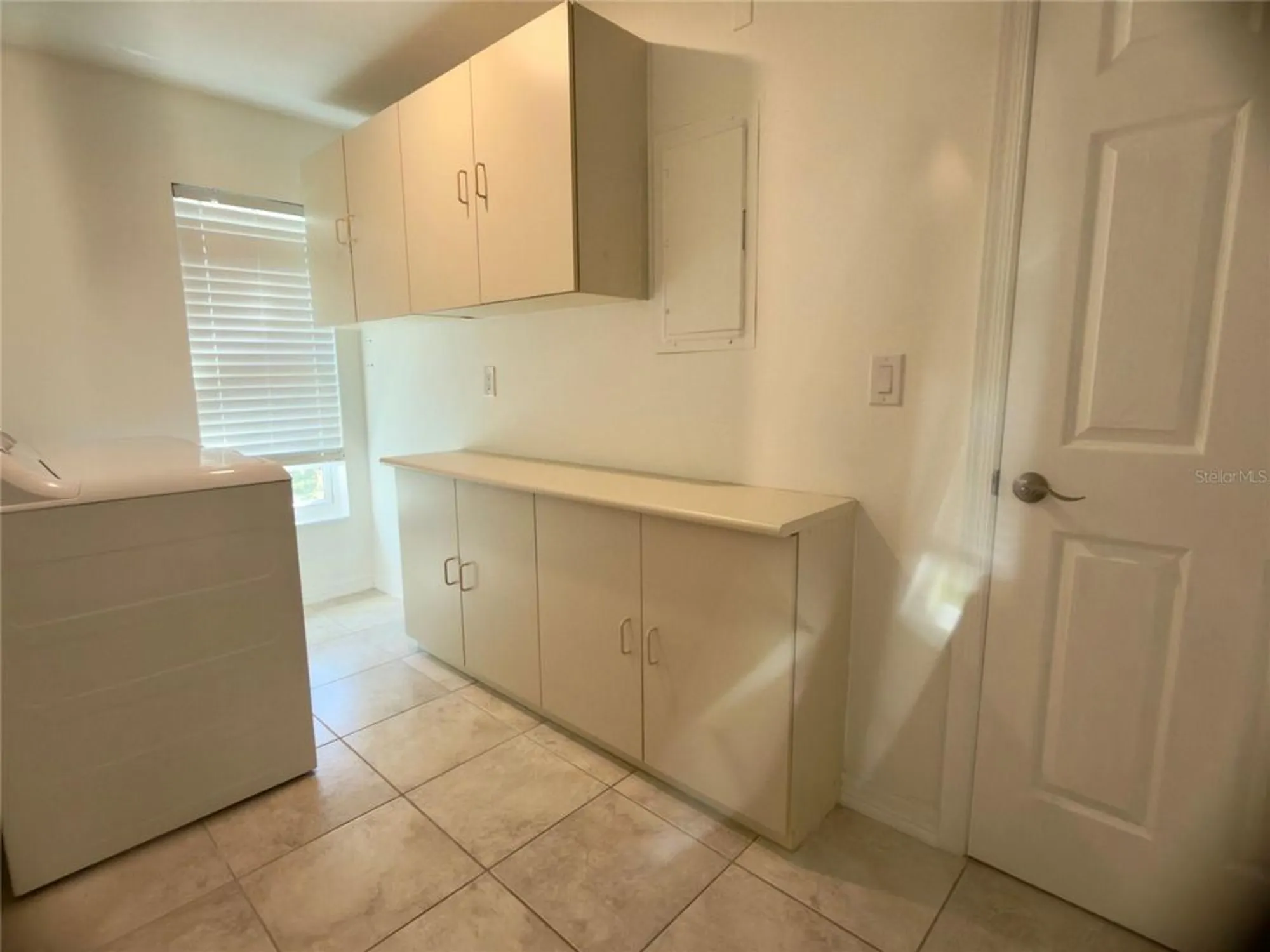 Property Slideshow image 9 of 23 | 4001 oakhurst dr 3119, Sarasota, FL, 34233