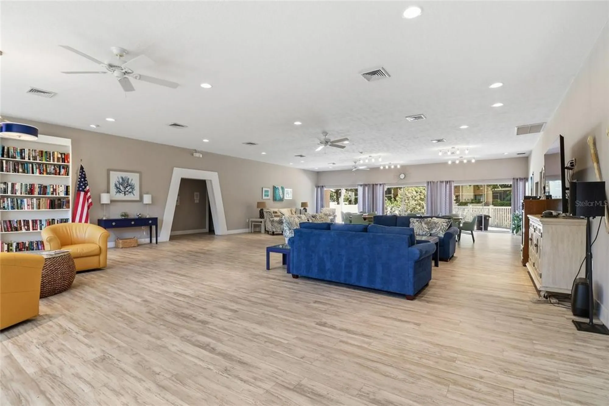 Property Slideshow image 32 of 39 | 2447 clubhouse cir 203, Sarasota, FL, 34232