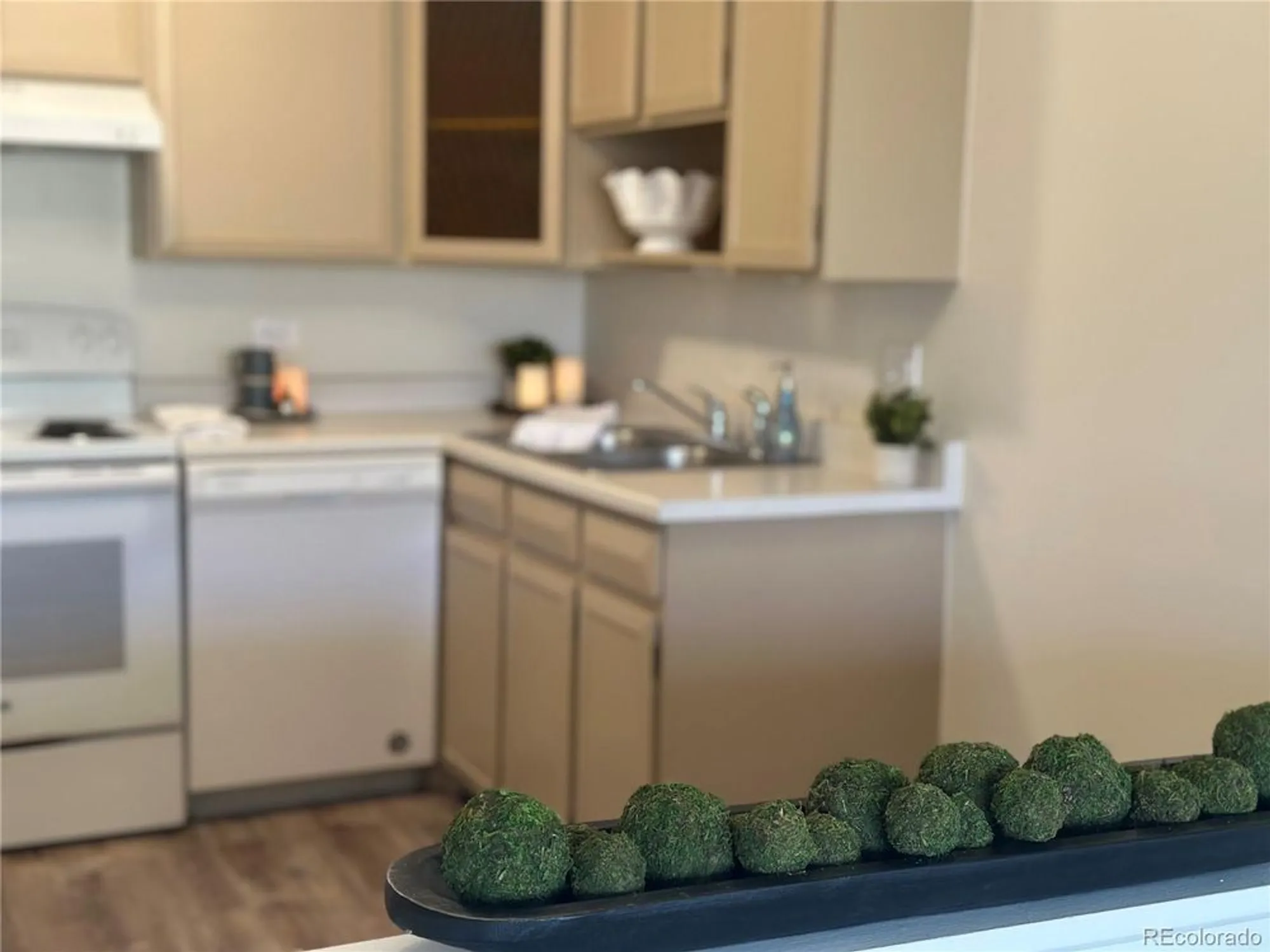 Property Slideshow image 5 of 37 | 605 s alton way 2b, Denver, CO, 80247