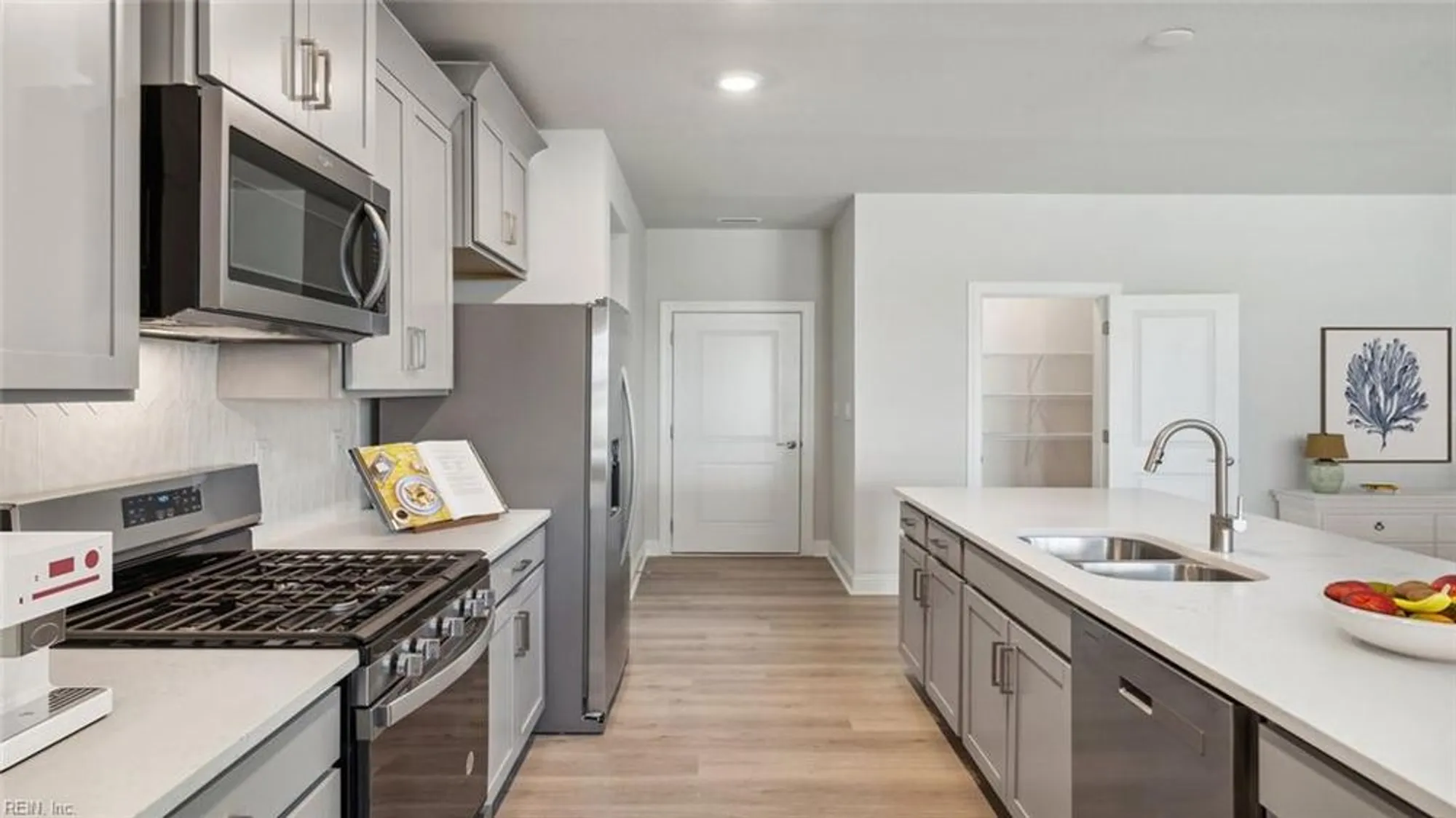 Property Slideshow image 8 of 31 | 2017 barton ln, Chesapeake, VA, 23322