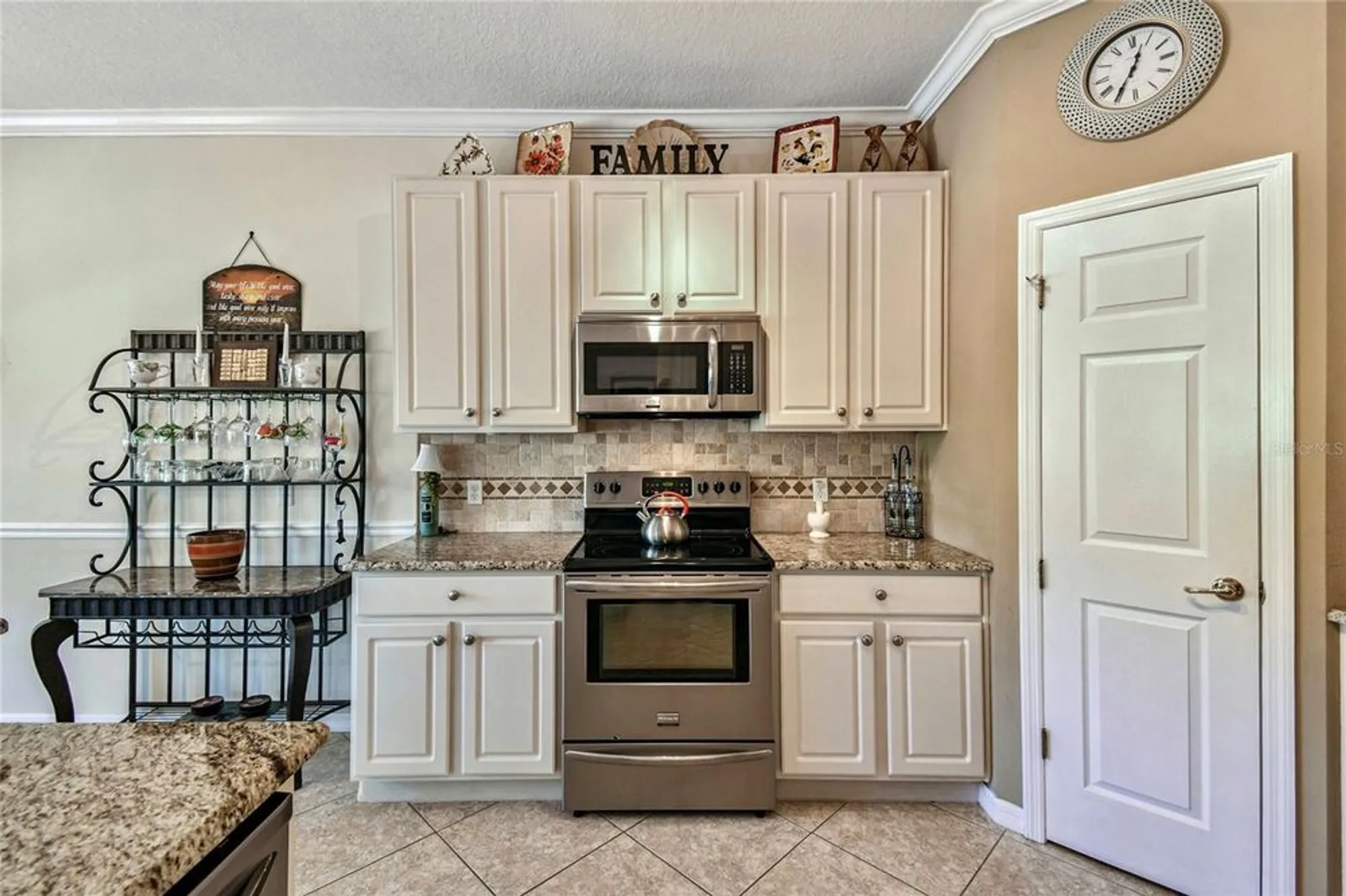 Property Slideshow image 13 of 61 | 536 portofino dr, Poinciana, FL, 34759