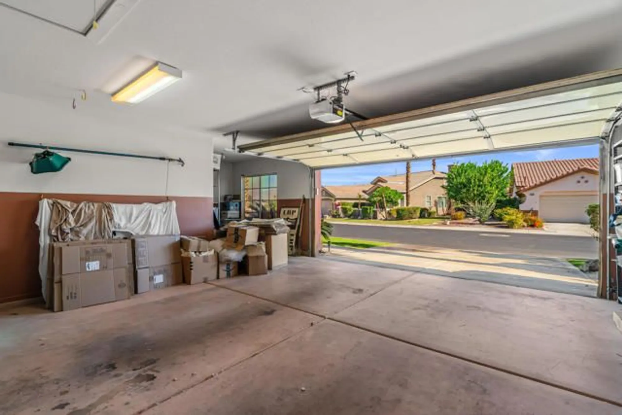 Property Slideshow image 36 of 56 | 44129 royal troon dr, Indio, CA, 92201