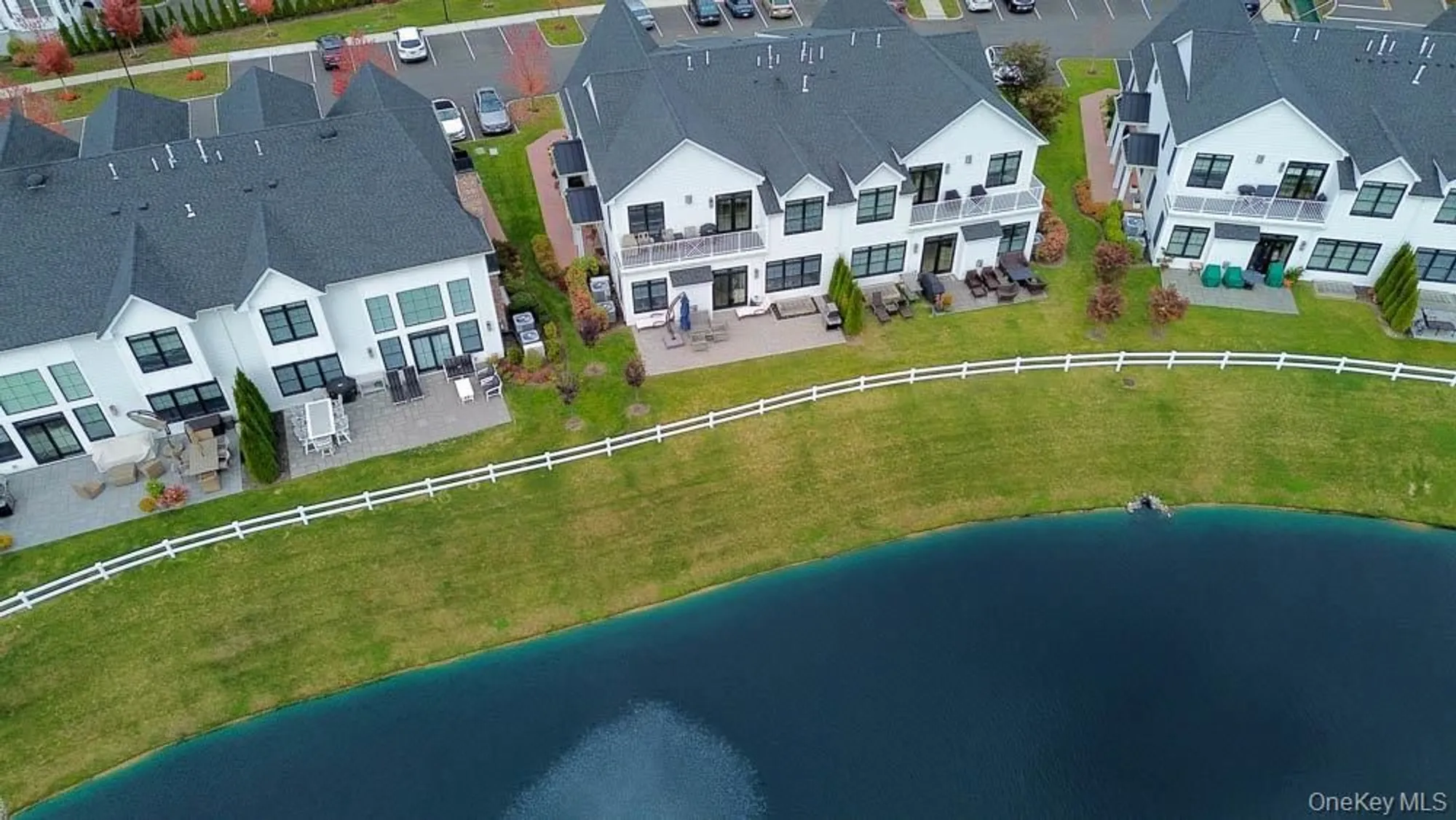 Property Slideshow image 29 of 29 | 86202 spruce pond cir # 744, Plainview, NY, 11803