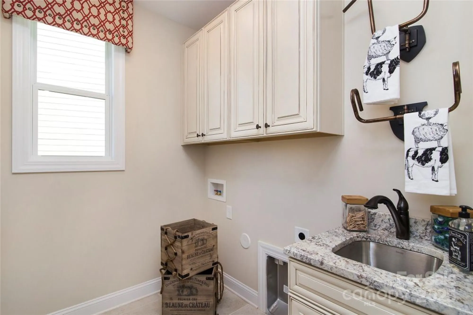 Property Slideshow image 19 of 34 | 8941 silver springs ct, Charlotte, NC, 28215