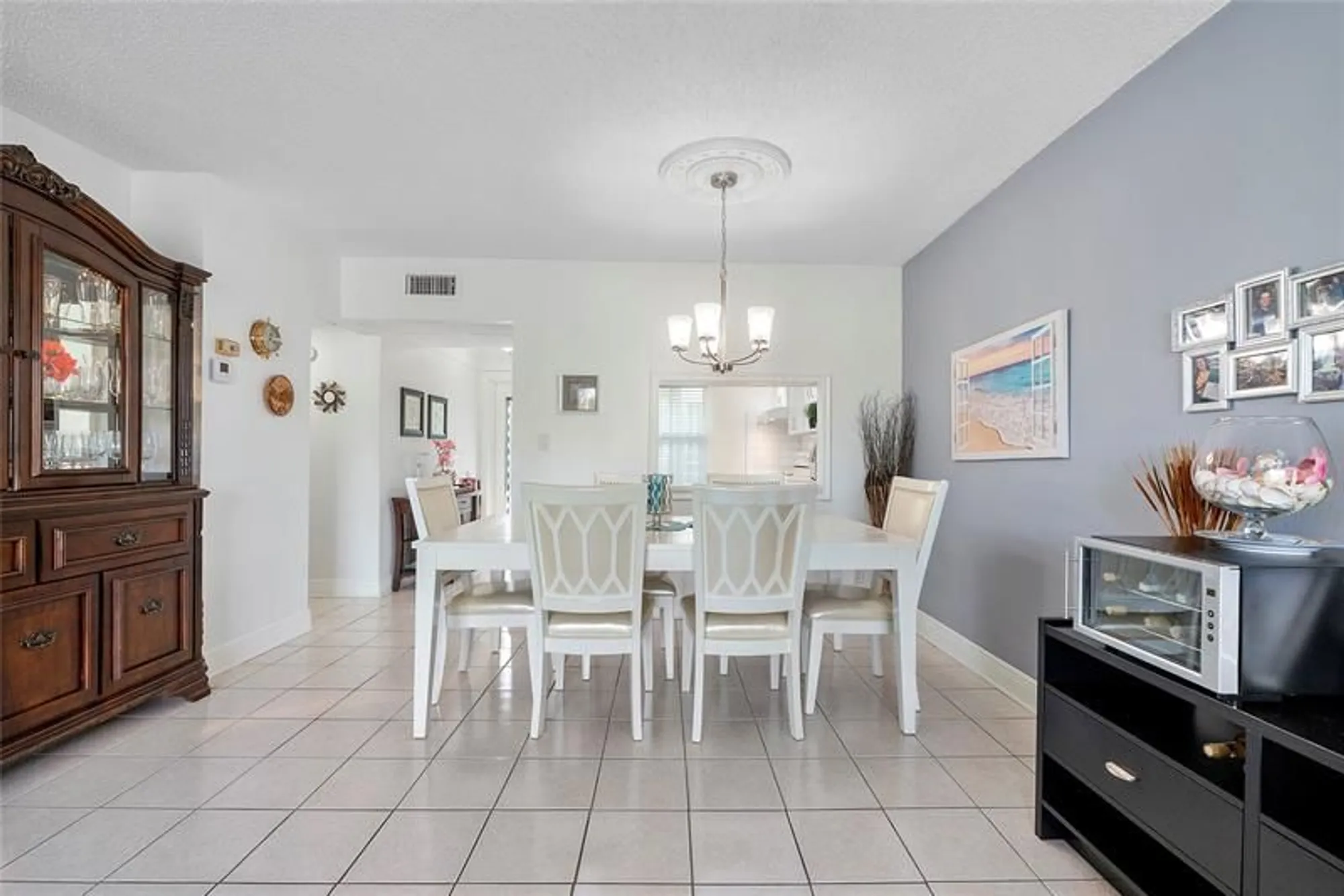 Property Slideshow image 12 of 31 | 7807 golf circle dr 211, Margate, FL, 33063