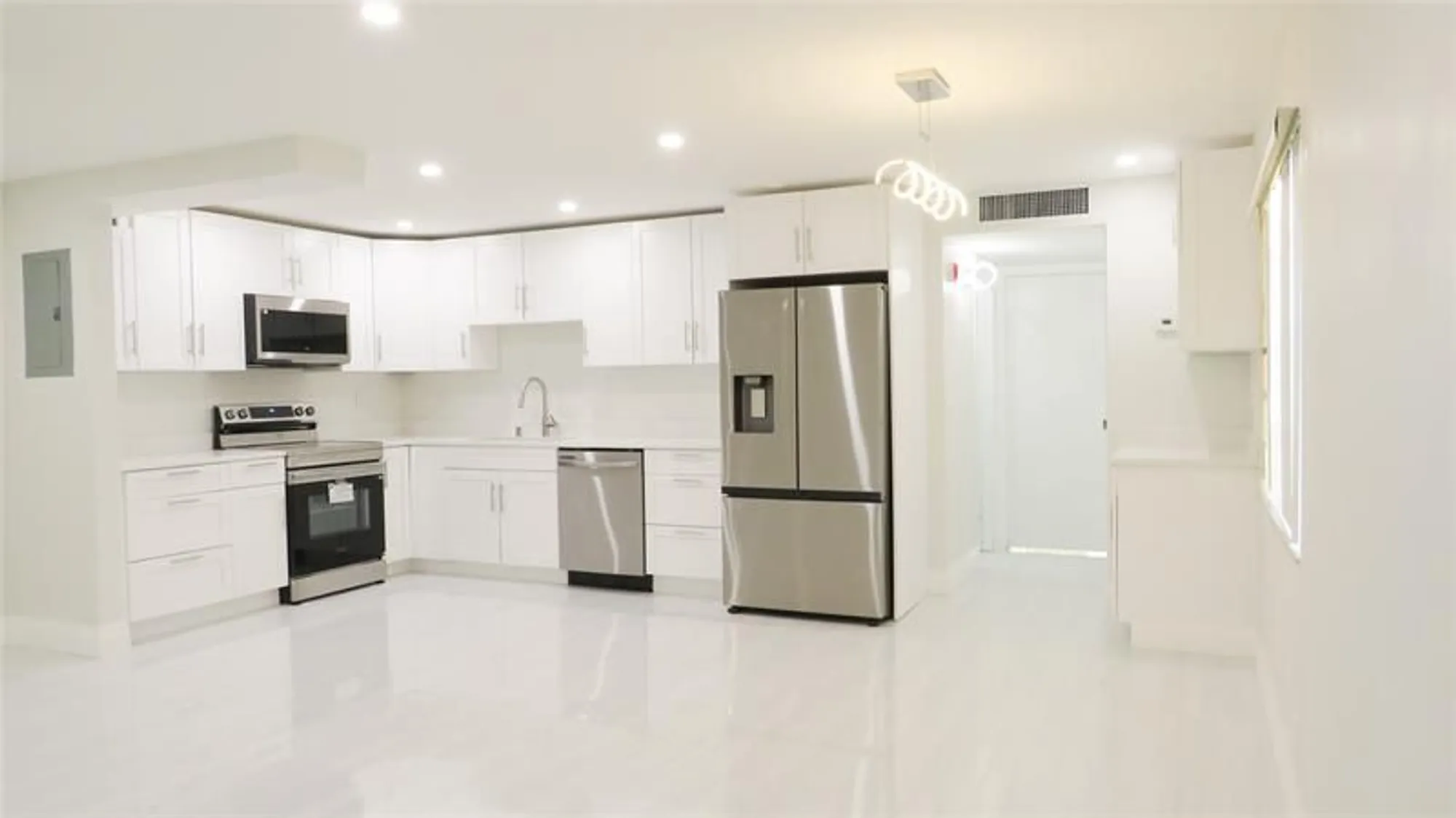 Property Slideshow image 5 of 21 | 343 normandy h # 343, Delray Beach, FL, 33484