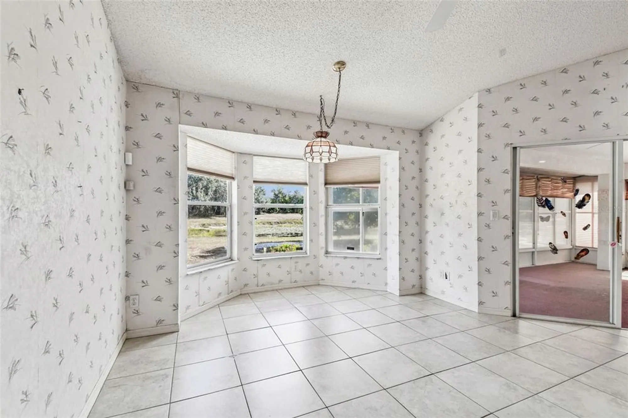 Property Slideshow image 15 of 39 | 2305 e del webb blvd, Sun City Center, FL, 33573