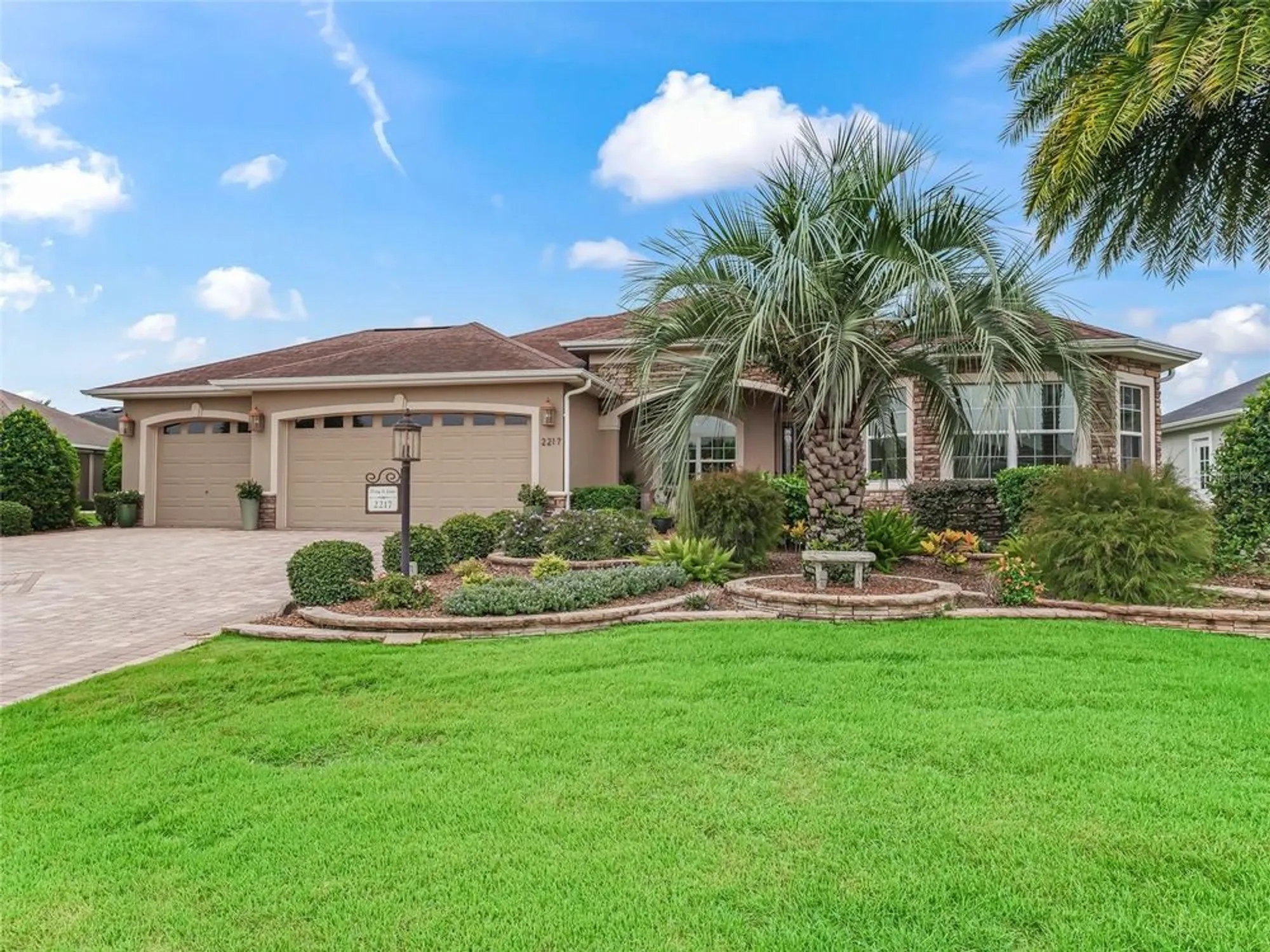 Property Slideshow image 2 of 59 | 2217 isleworth cir, The Villages, FL, 32163