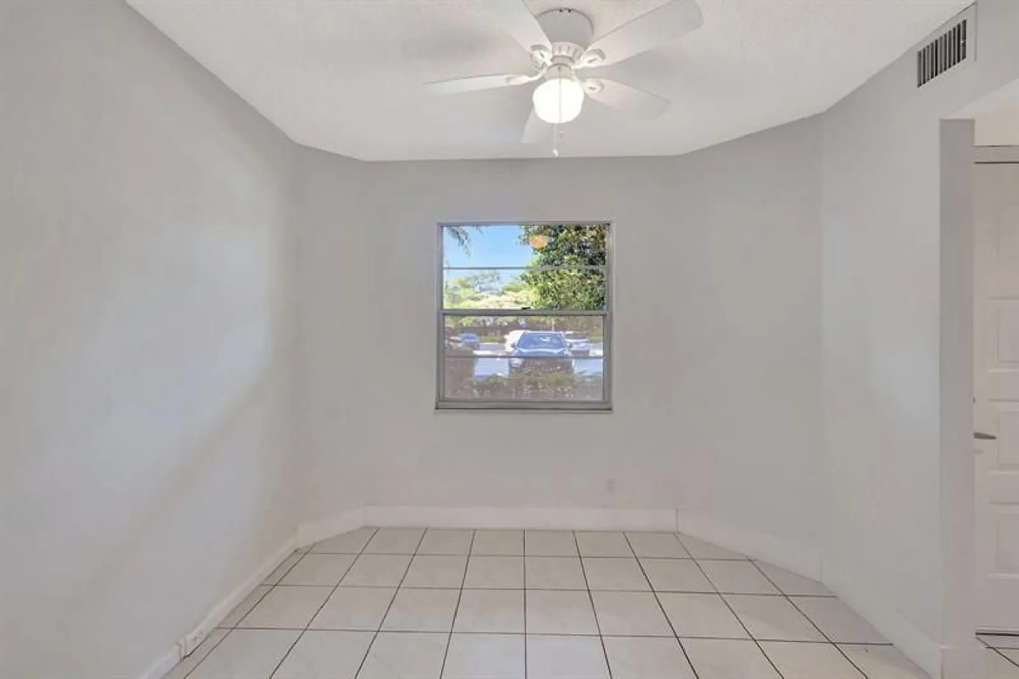 Property Slideshow image 5 of 50 | 1801 eleuthera pt e1, Coconut Creek, FL, 33066