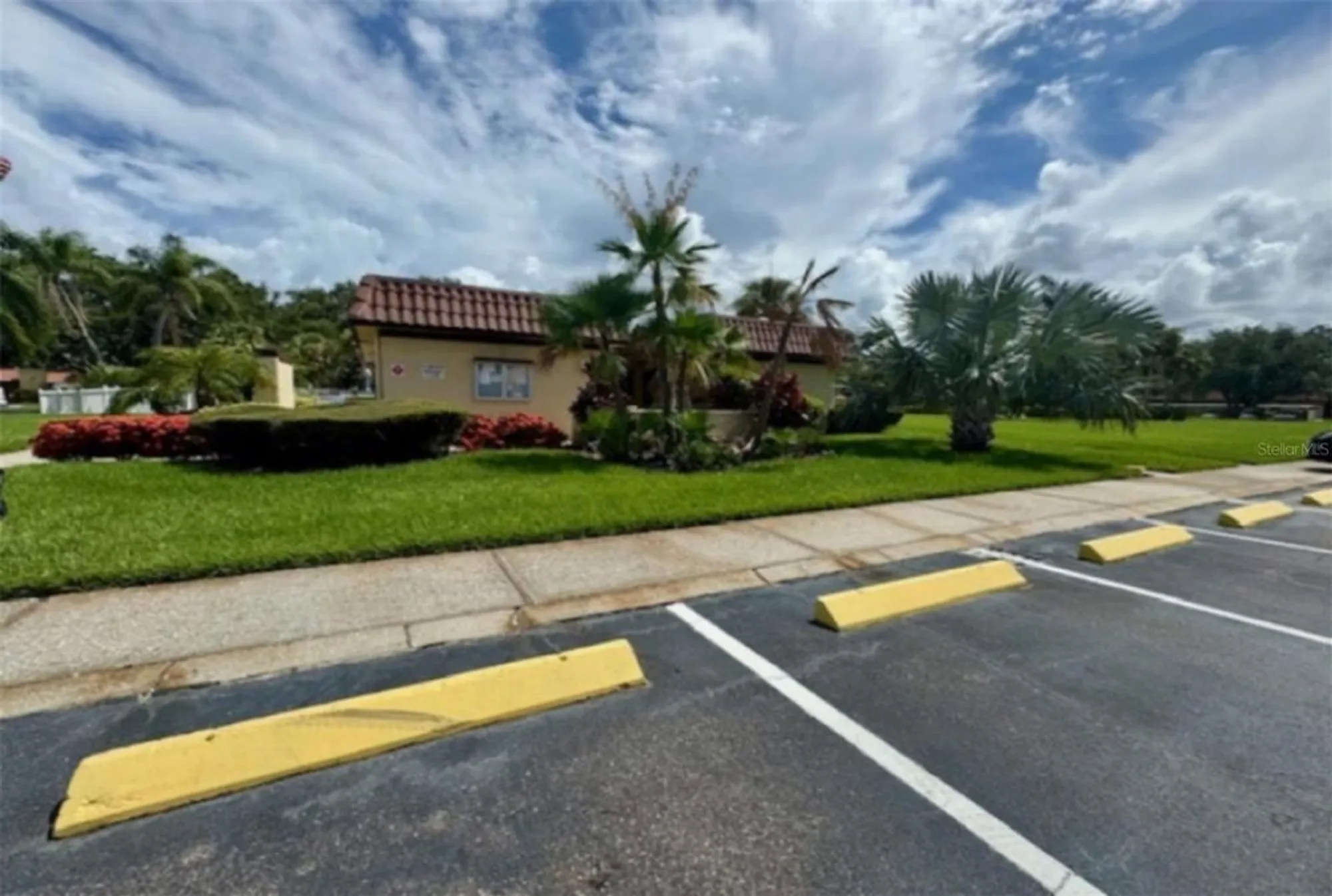 Property Slideshow image 36 of 84 | 1701 pinehurst rd apt 24b, Dunedin, FL, 34698