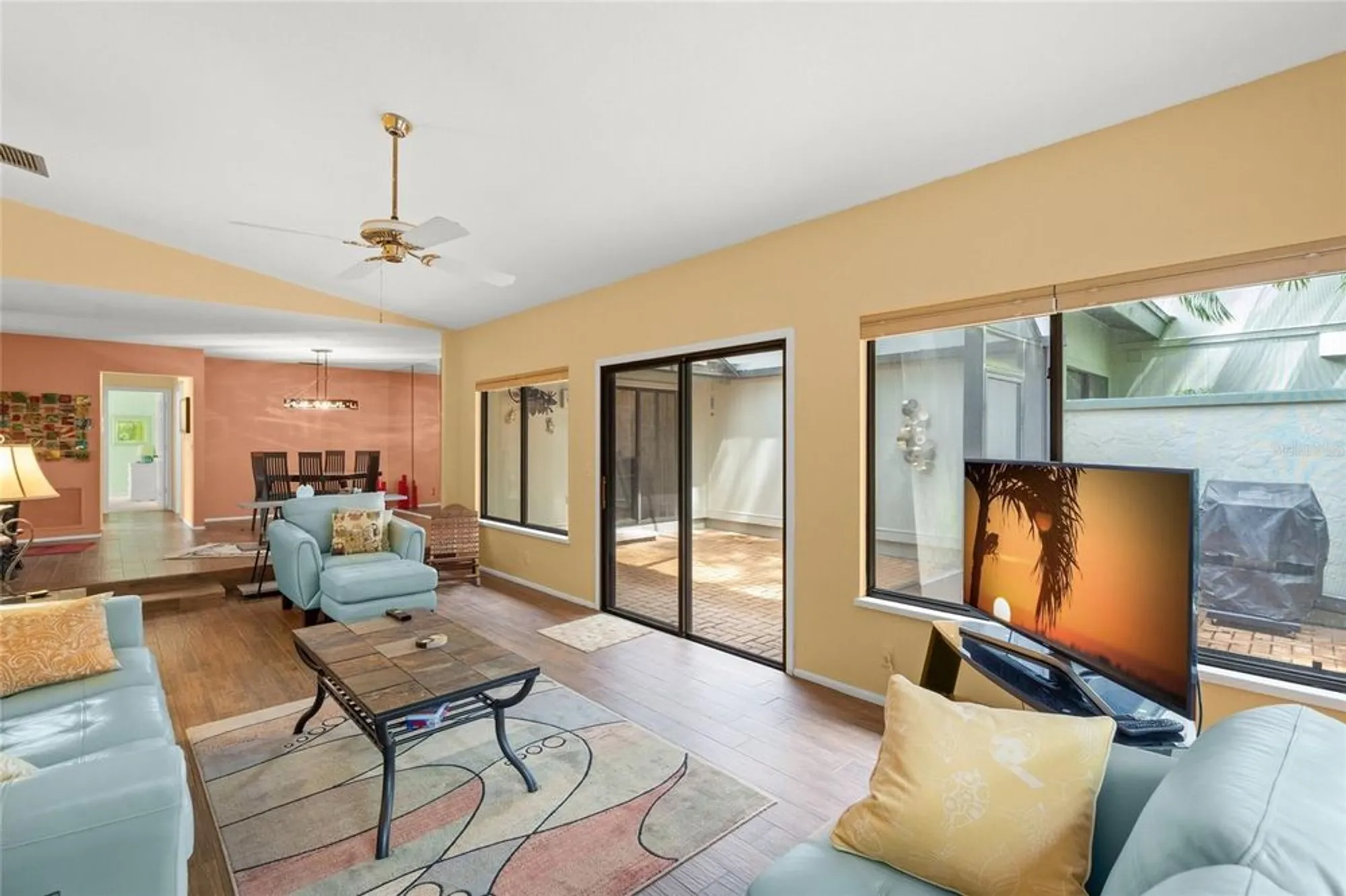 Property Slideshow image 14 of 43 | 4637 willow wood cir 44, Sarasota, FL, 34241