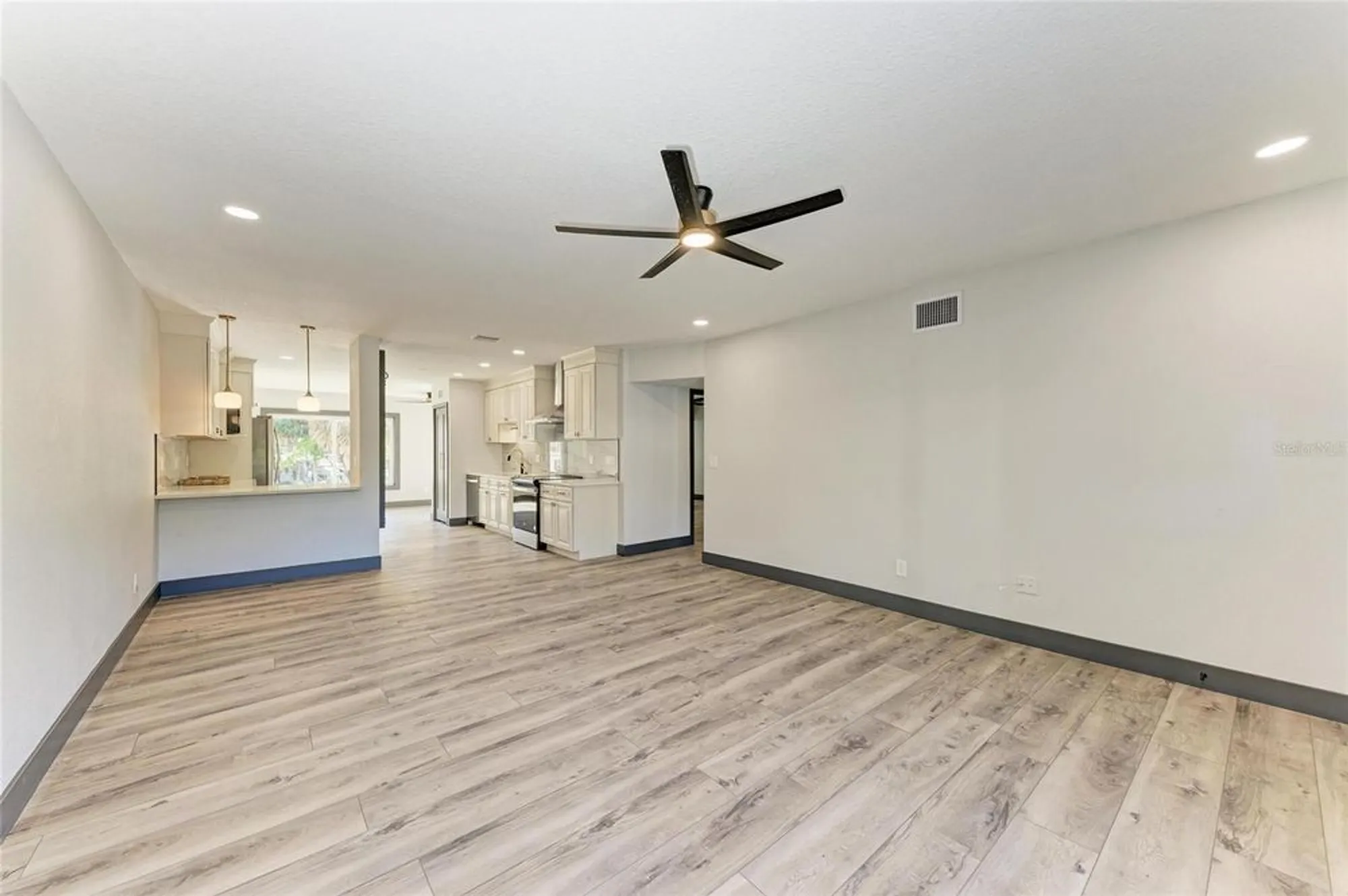 Property Slideshow image 6 of 35 | 2435 sumatran way 35, Clearwater, FL, 33763