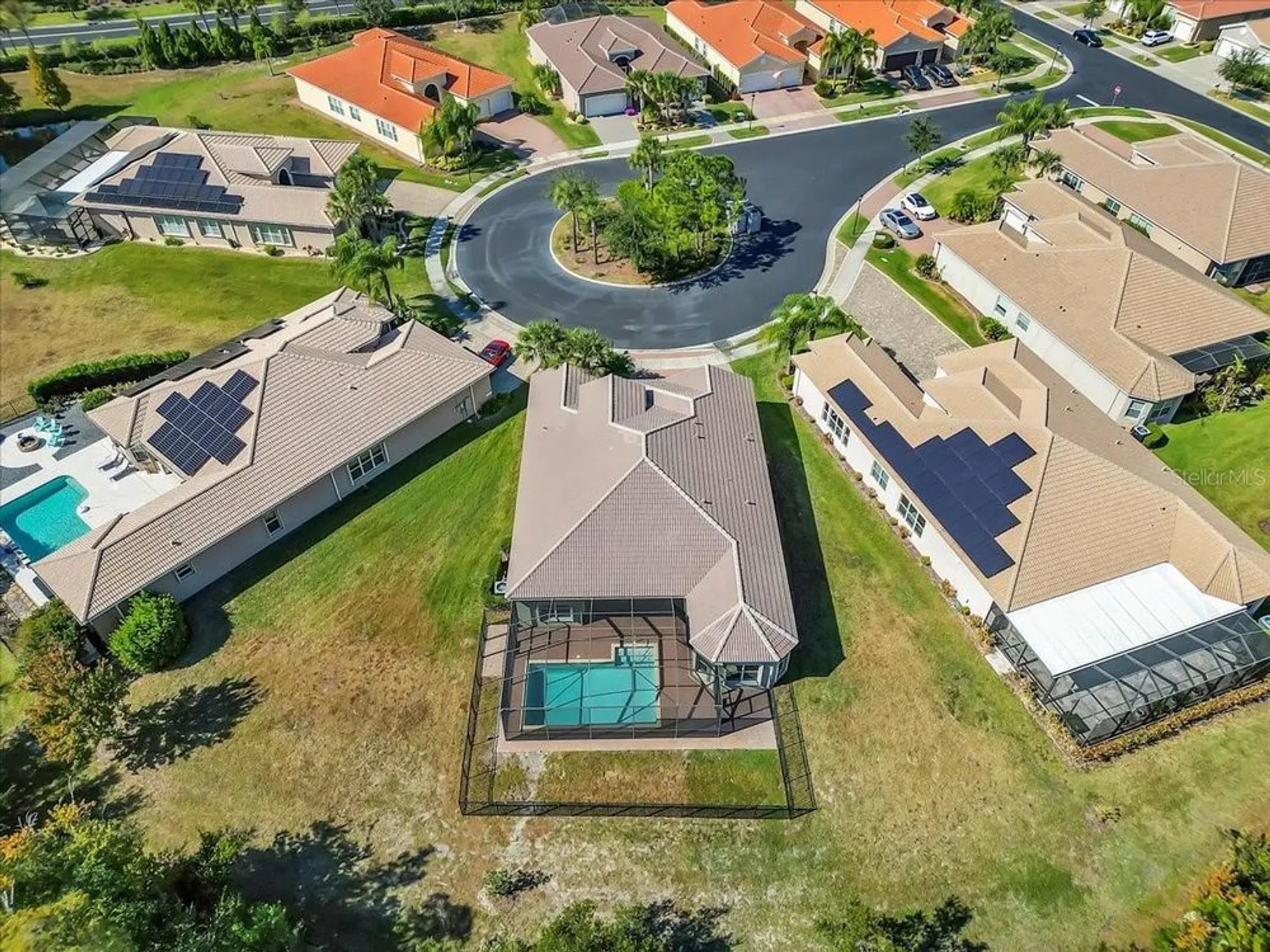 Property Slideshow image 11 of 76 | 16308 garnet glen pl, Wimauma, FL, 33598