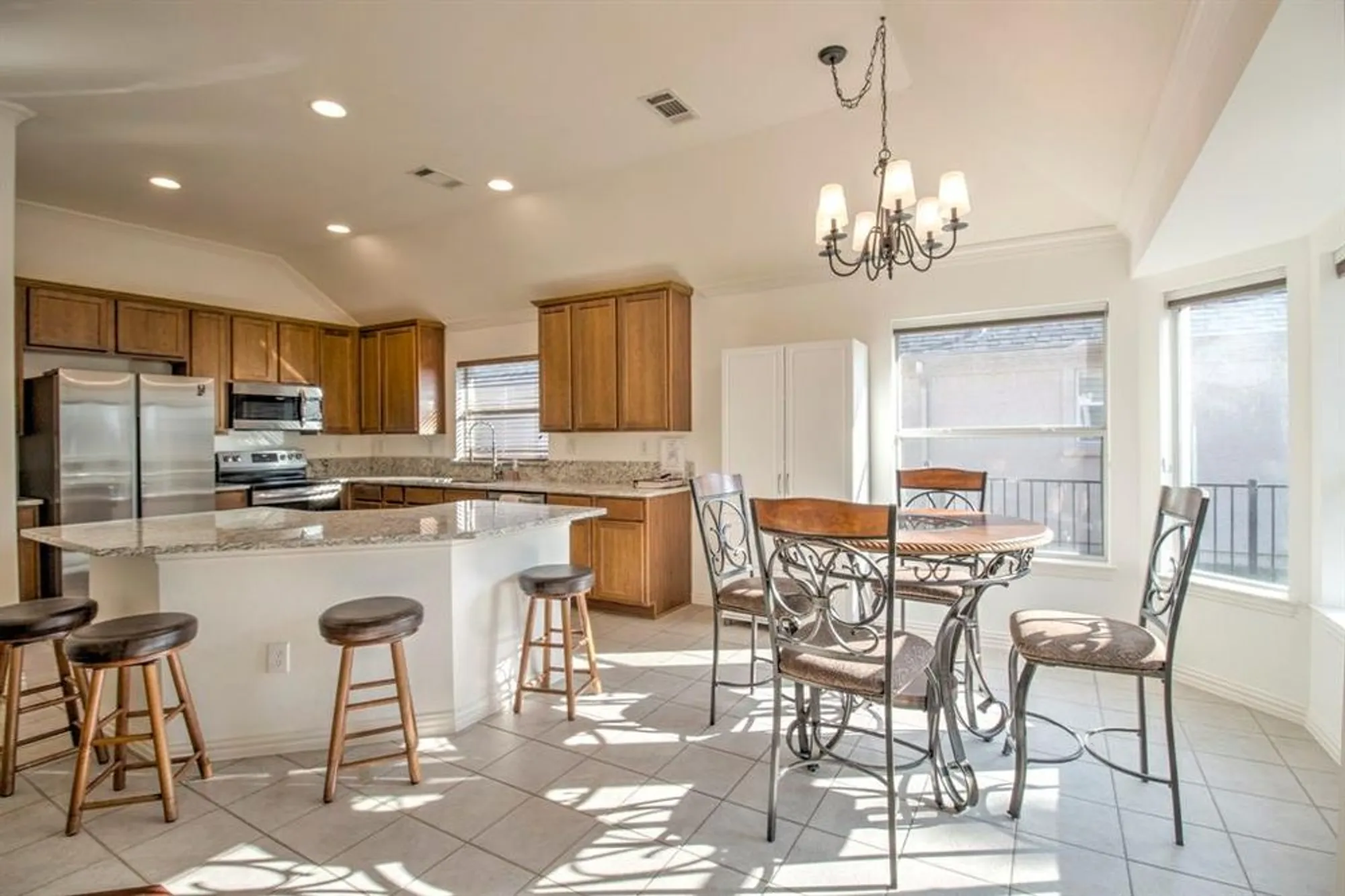 Property Slideshow image 12 of 35 | 9605 orangewood trl, Denton, TX, 76207