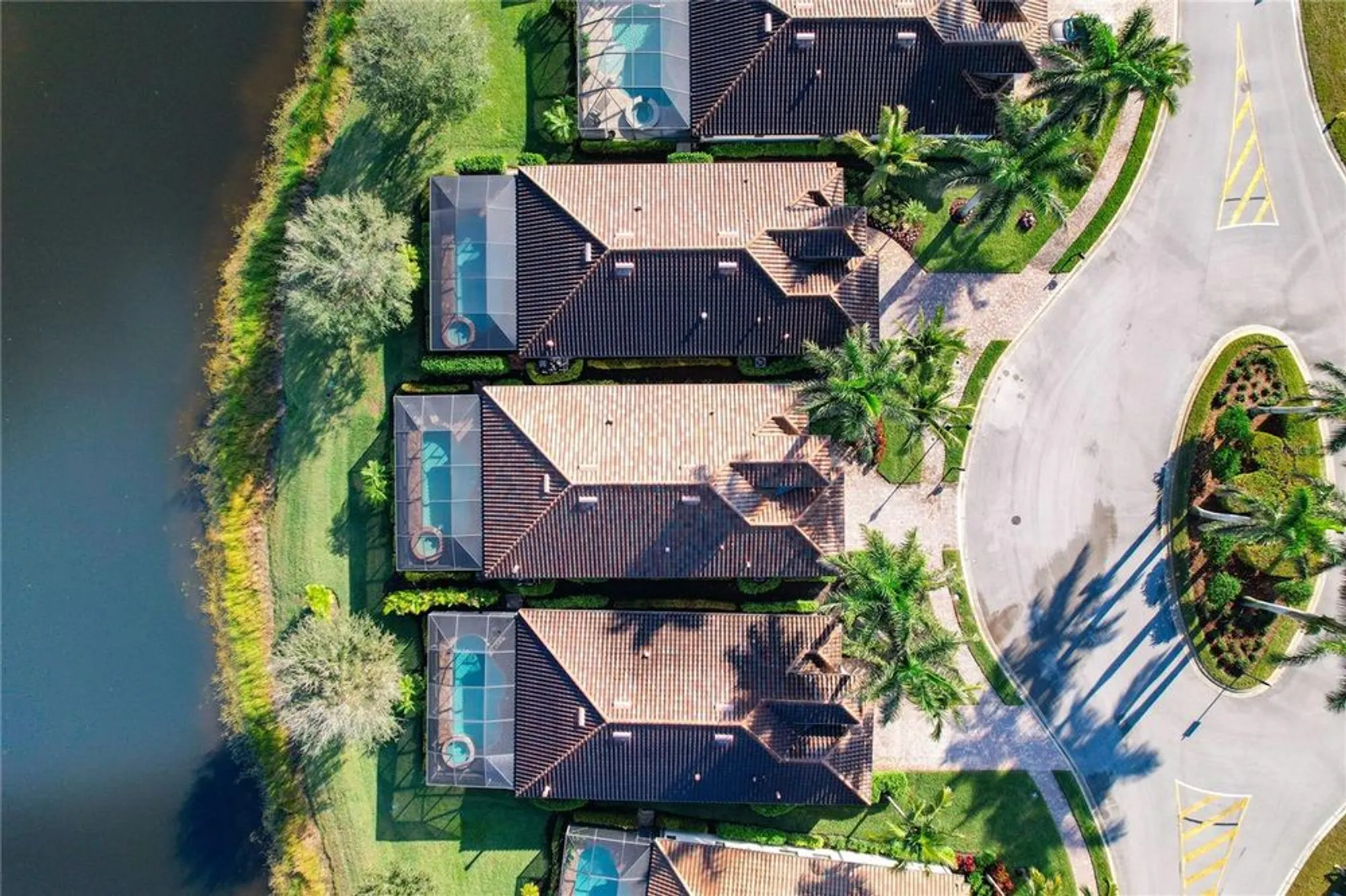 Property Slideshow image 58 of 61 | 2902 aviamar cir, Naples, FL, 34114